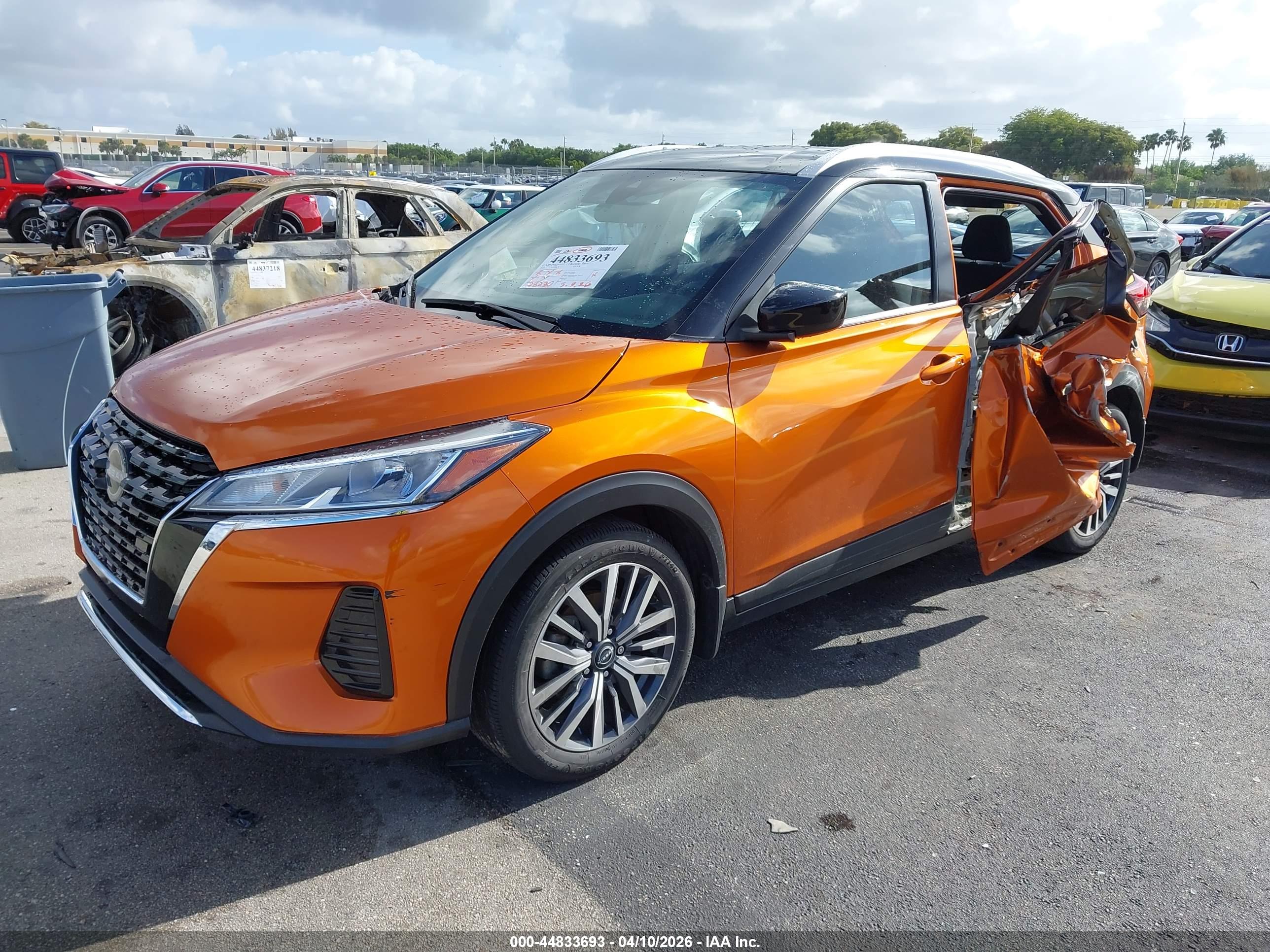 NISSAN KICKS image 2