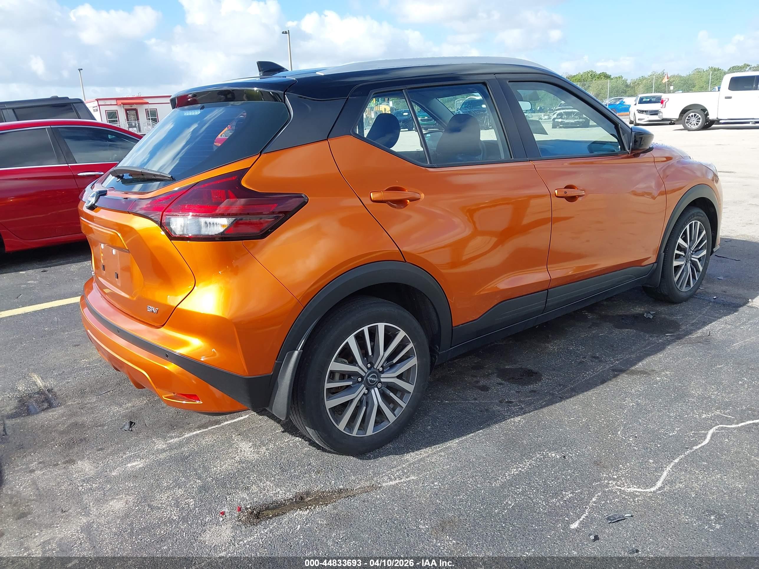 NISSAN KICKS image 4