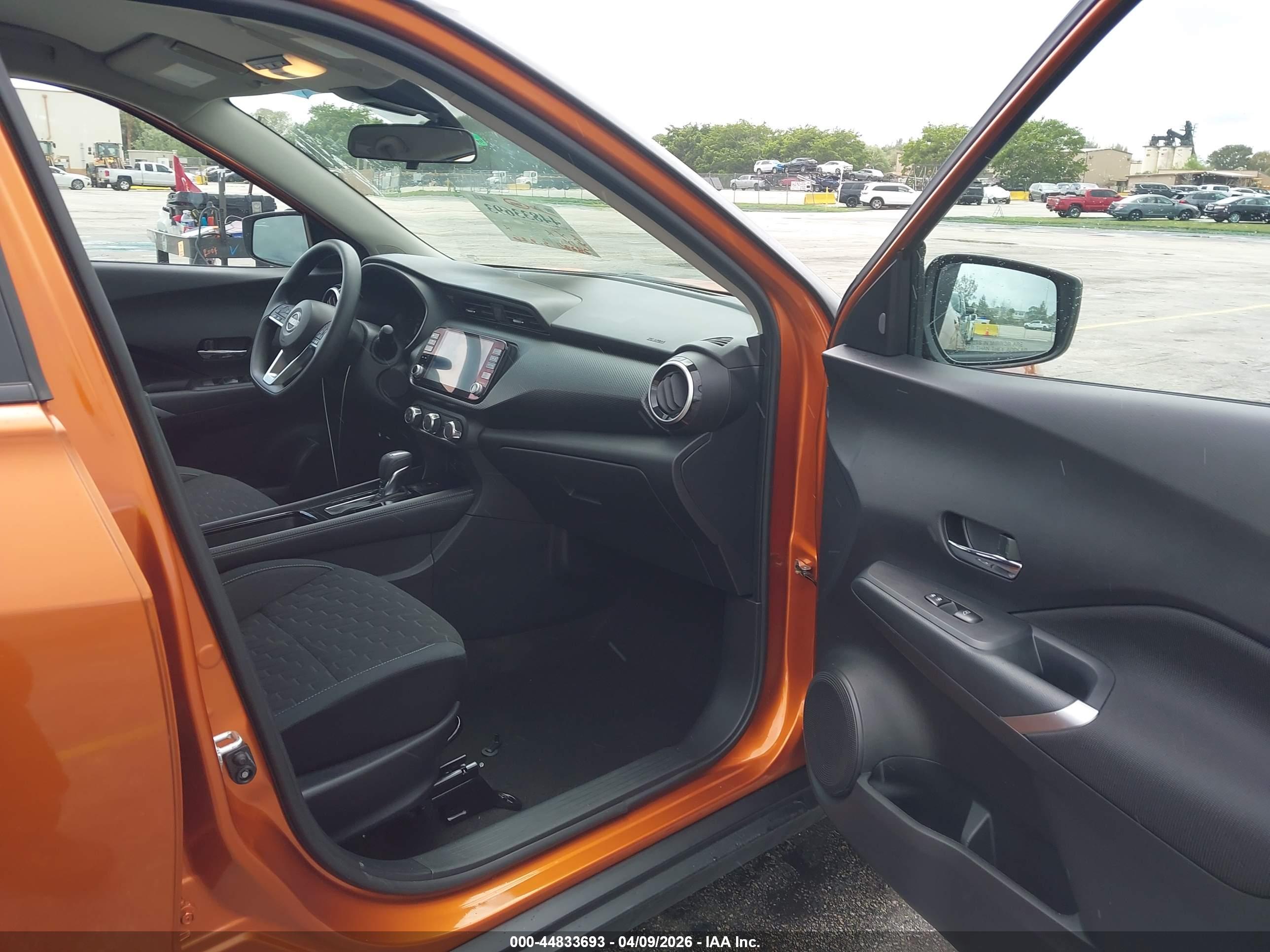 NISSAN KICKS image 5