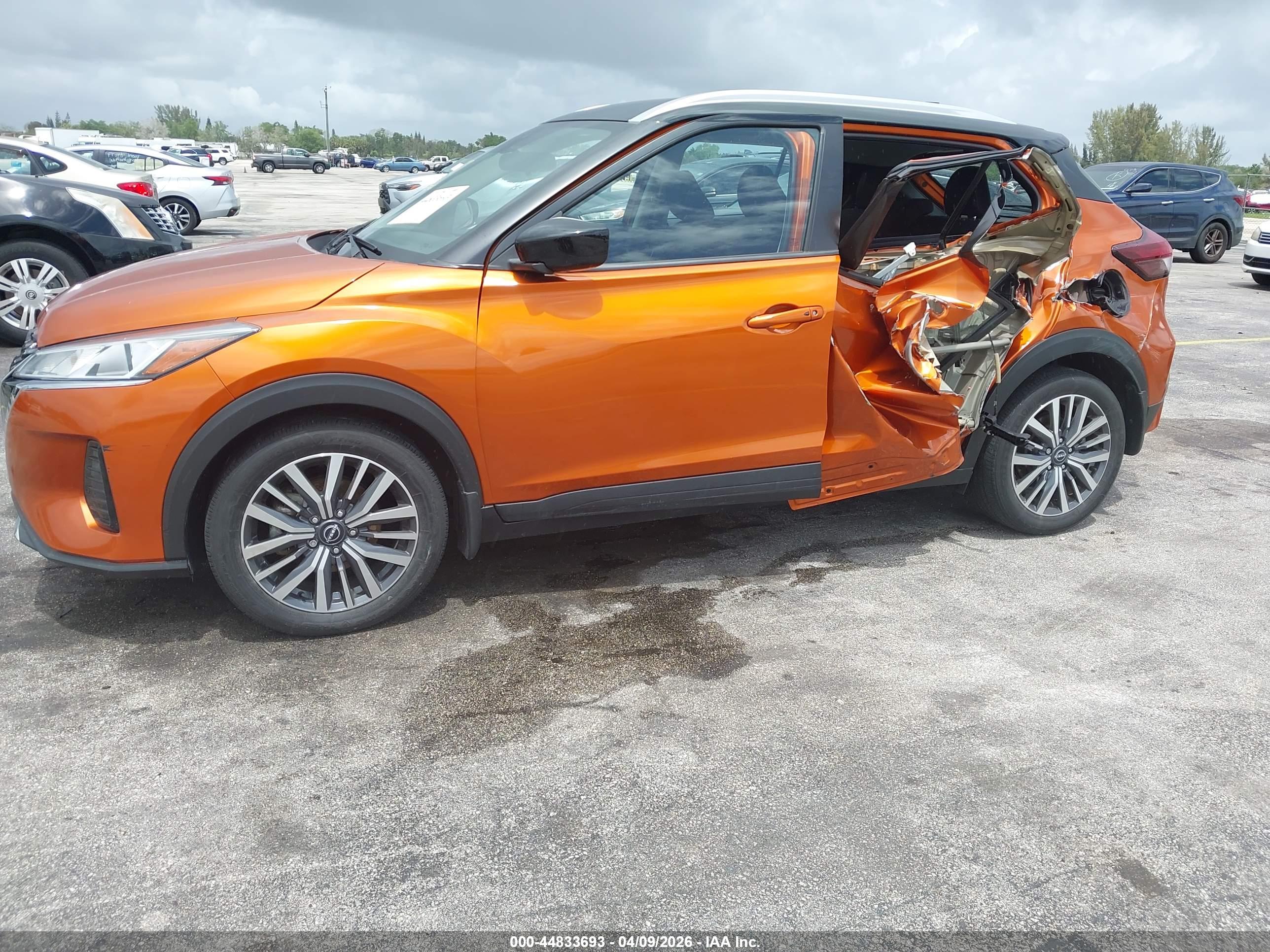 NISSAN KICKS image 6