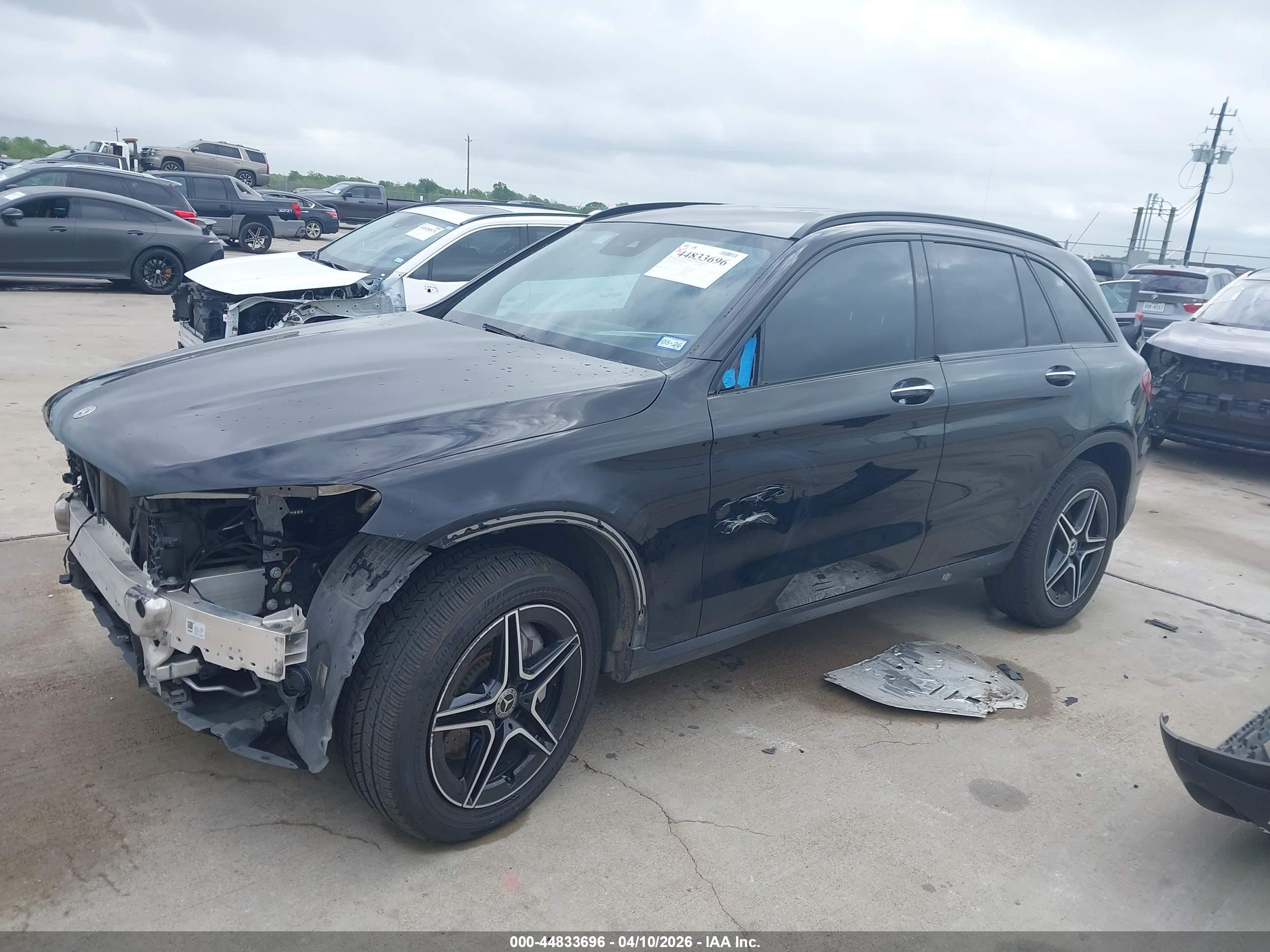 MERCEDES-BENZ GLC image 2