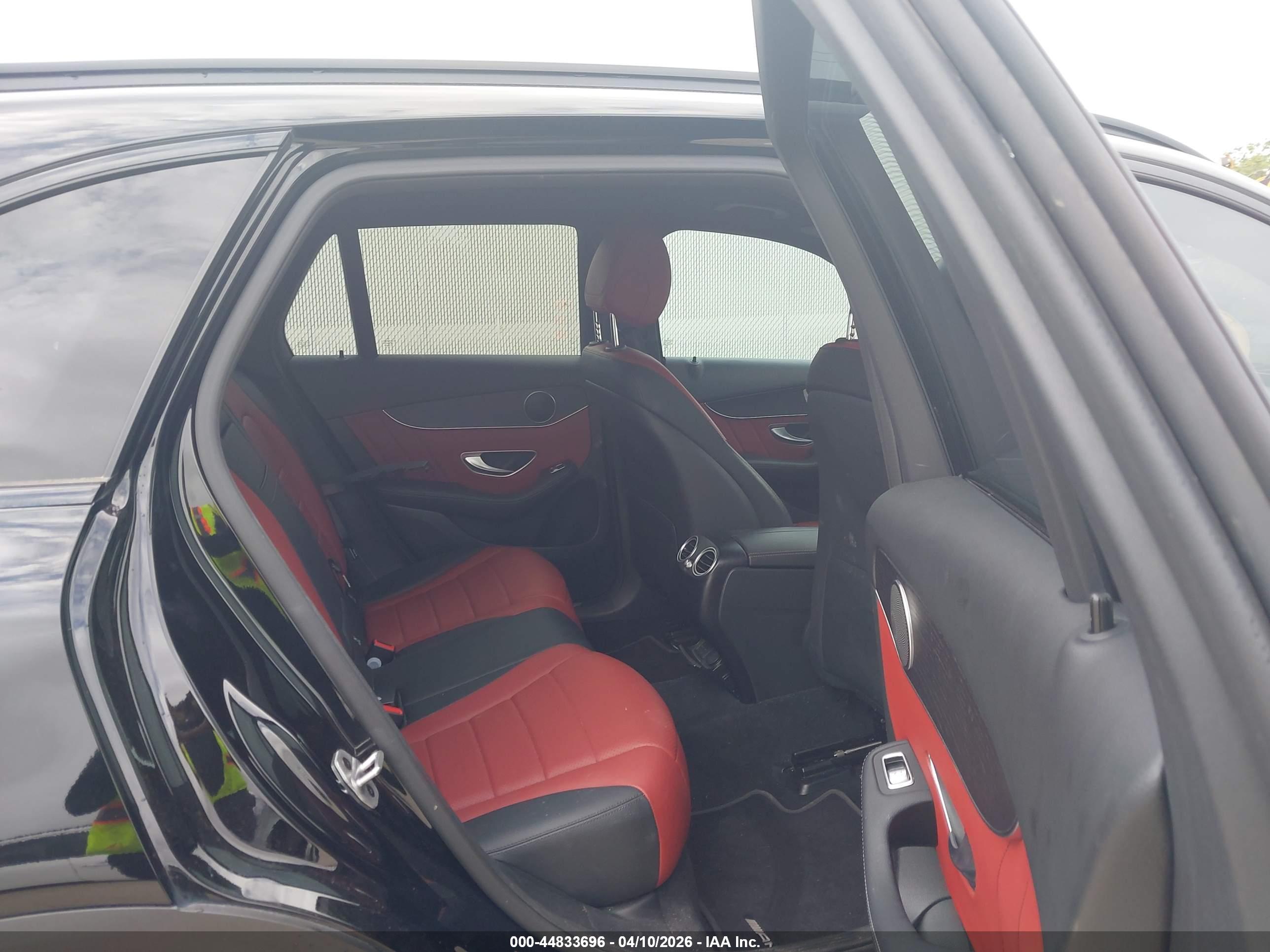 MERCEDES-BENZ GLC image 8