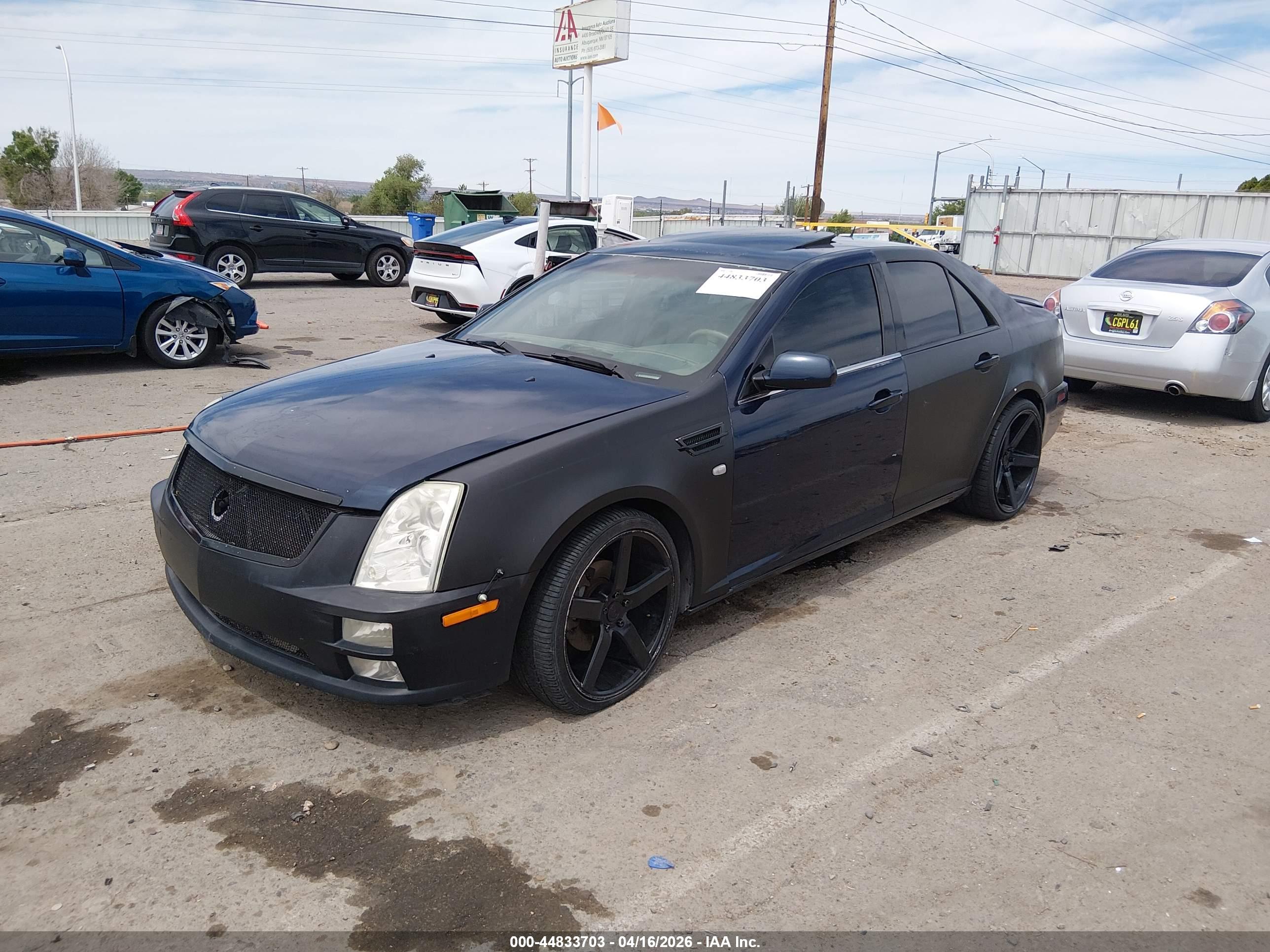 CADILLAC STS image 2