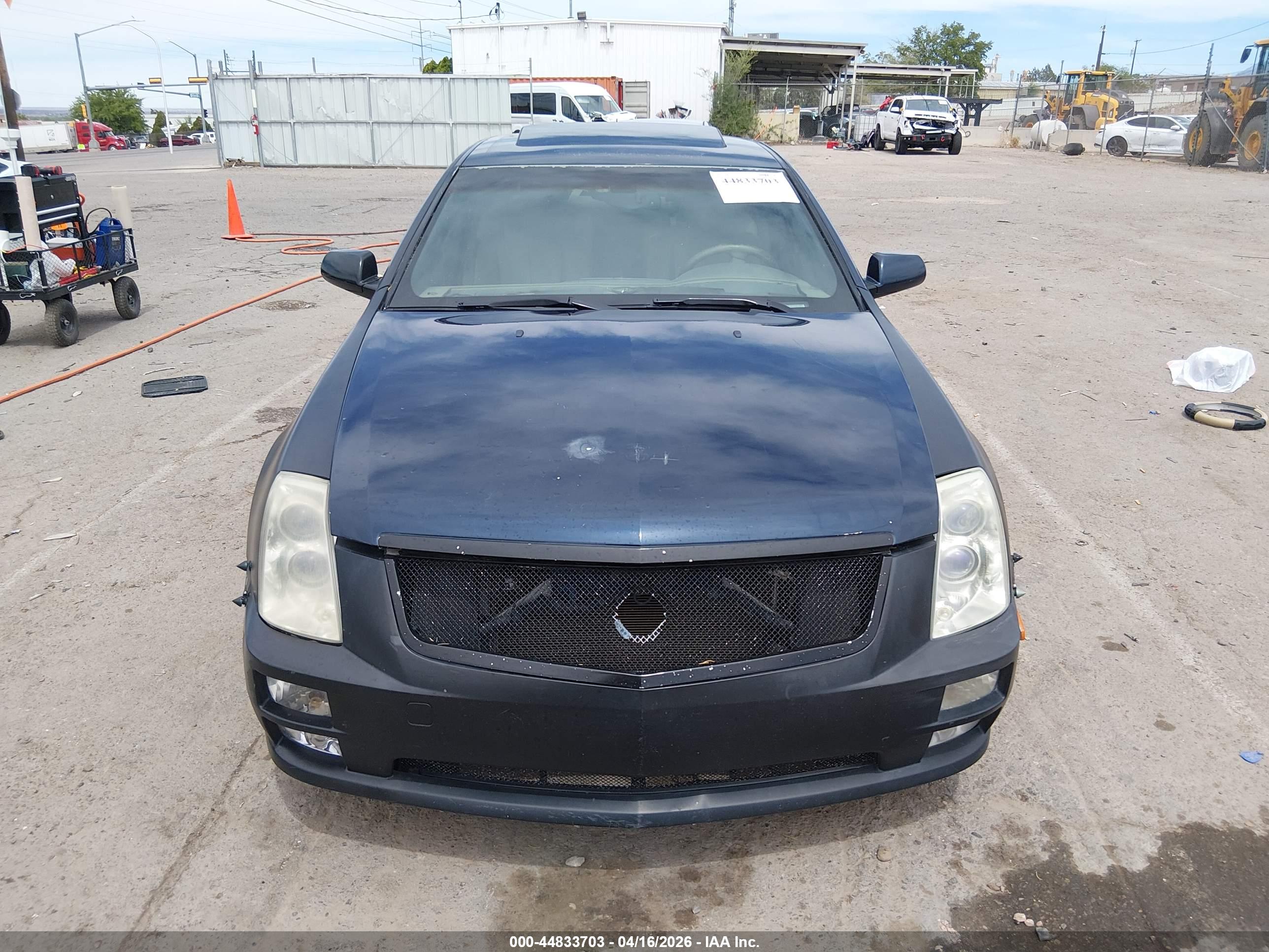 CADILLAC STS image 6