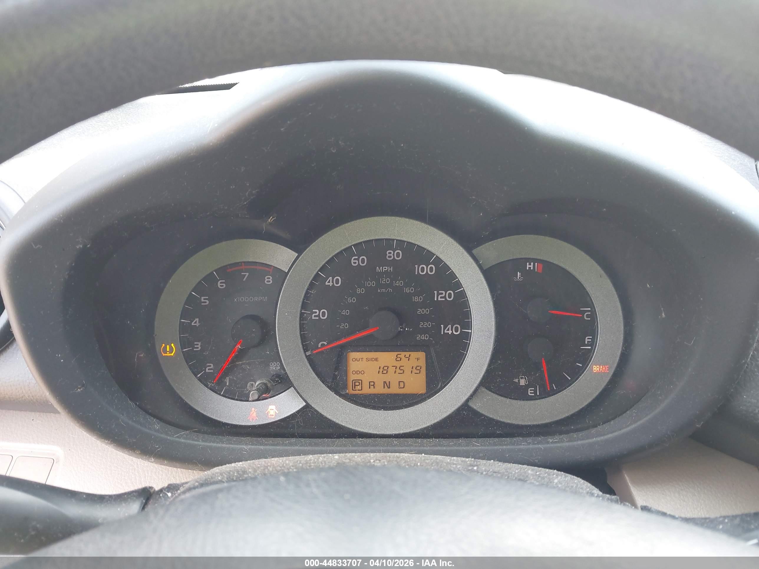 TOYOTA RAV4 image 7