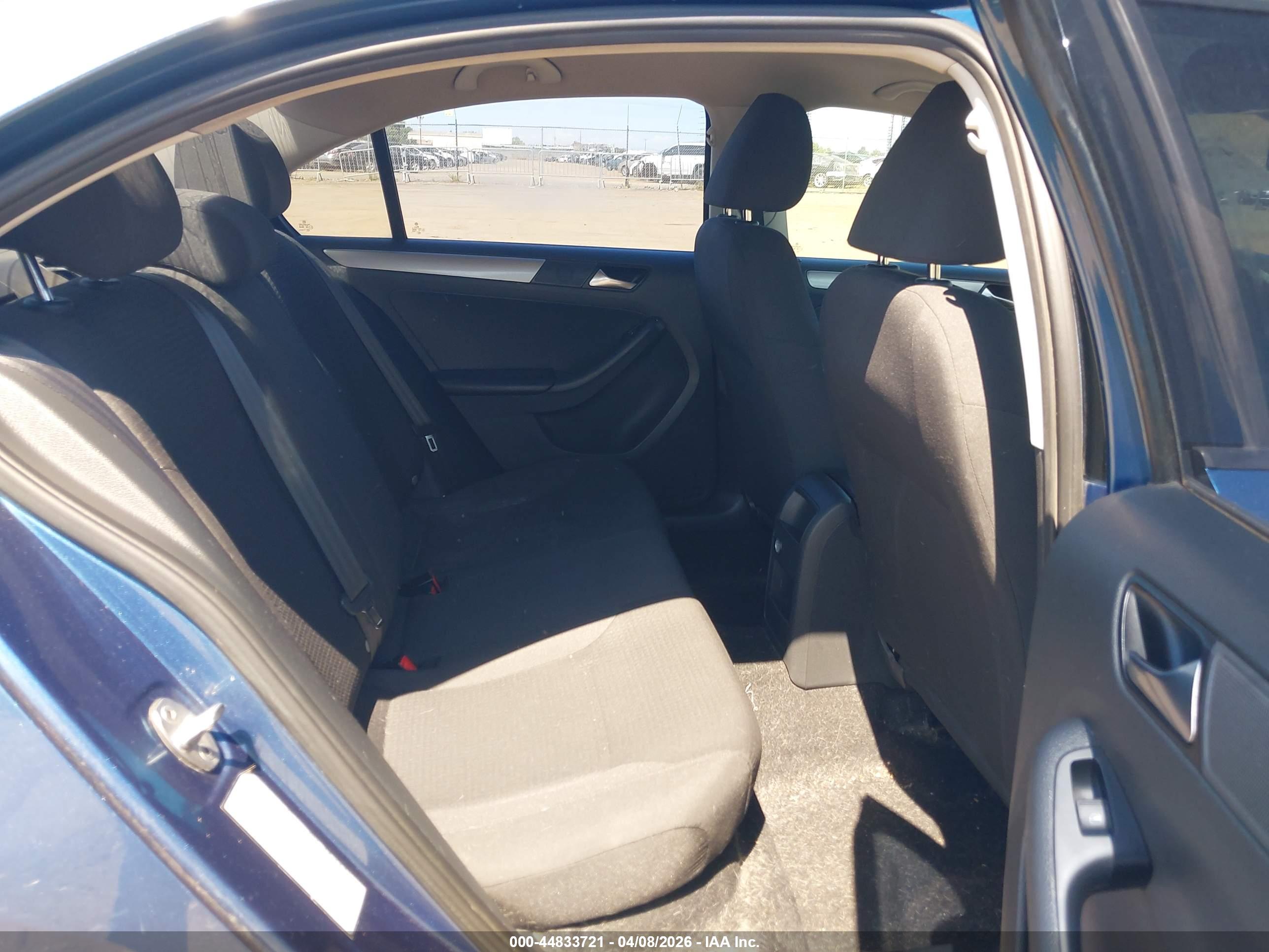 VOLKSWAGEN JETTA image 8