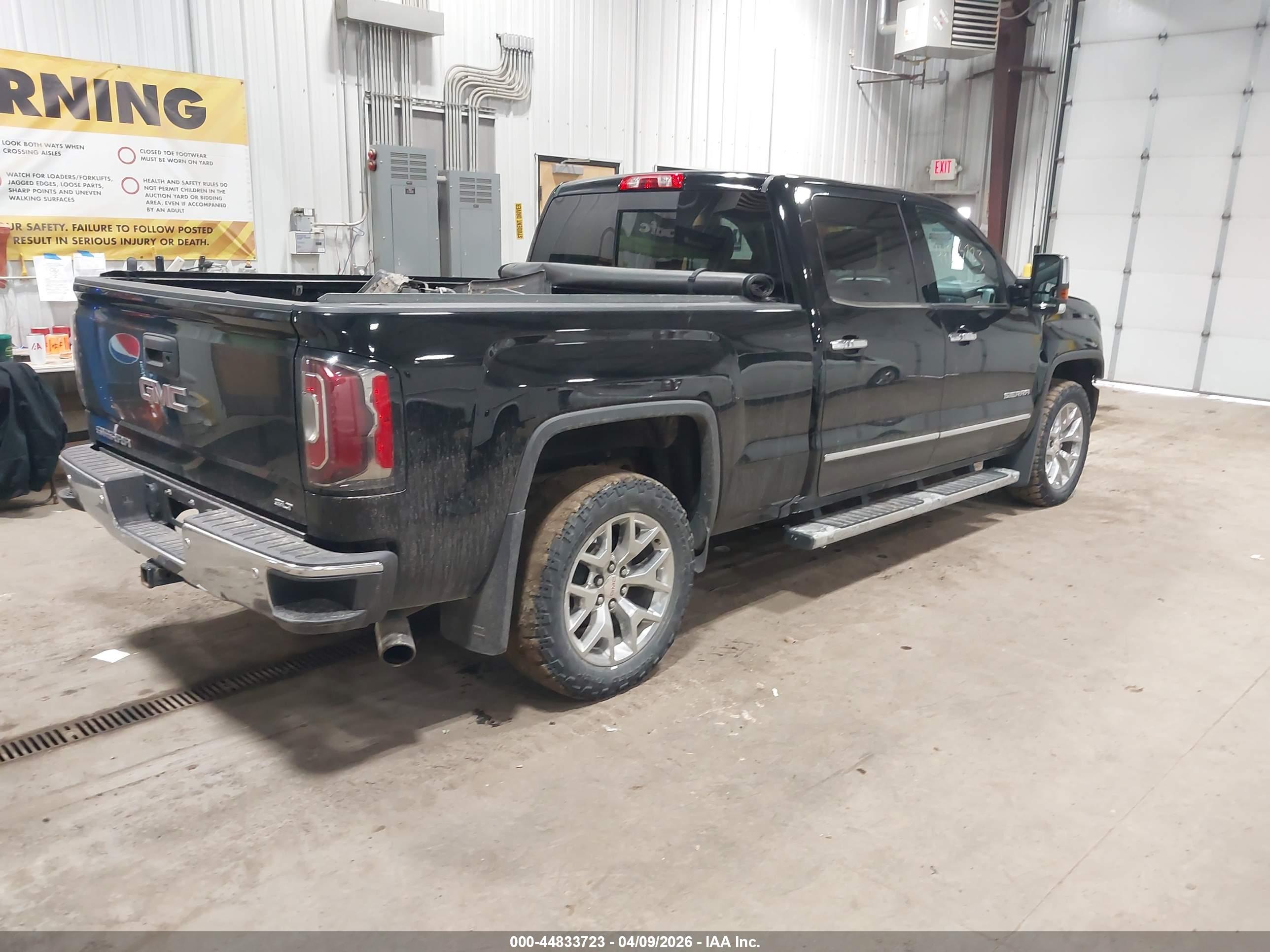 GMC SIERRA image 4
