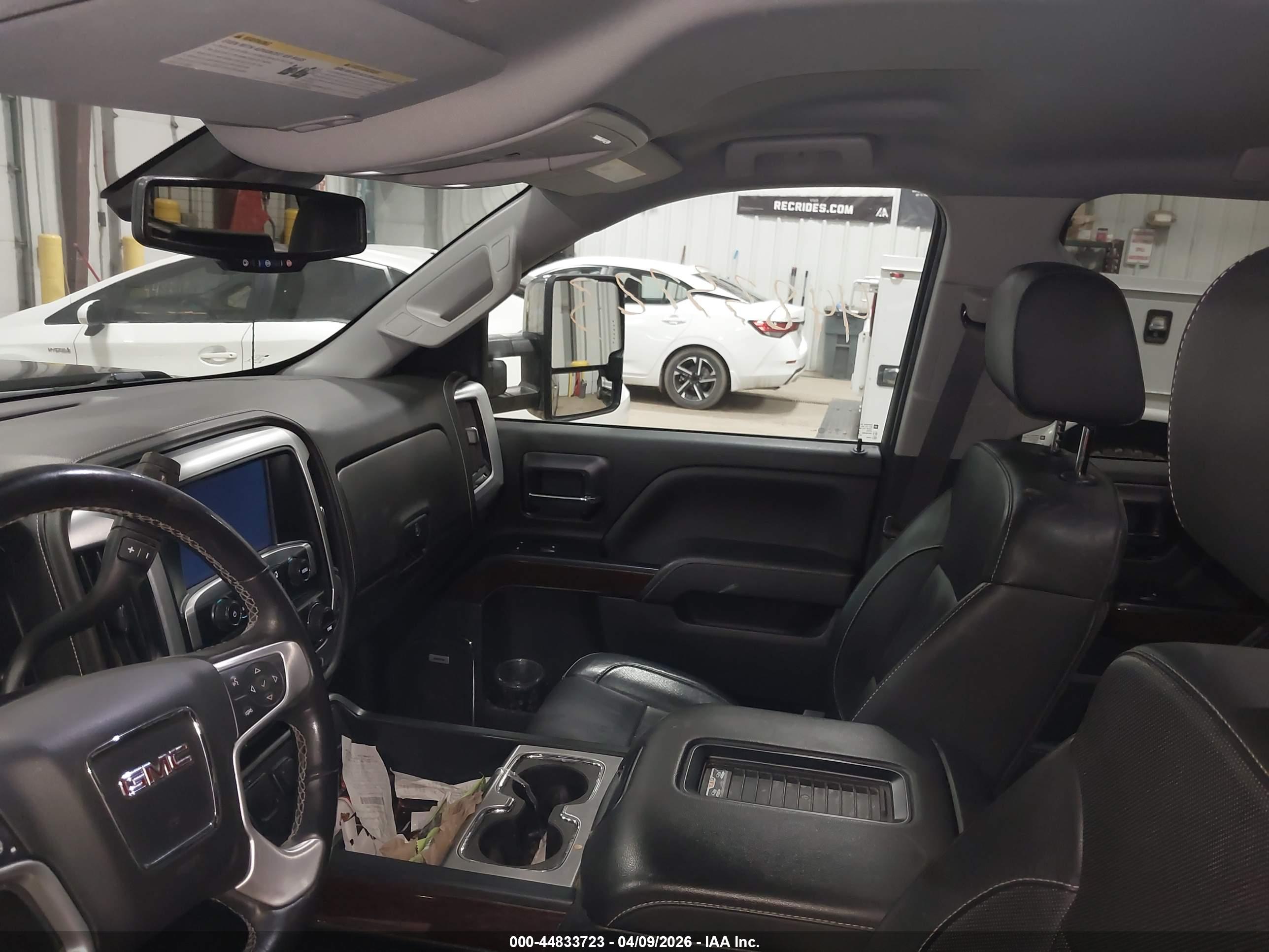 GMC SIERRA image 5