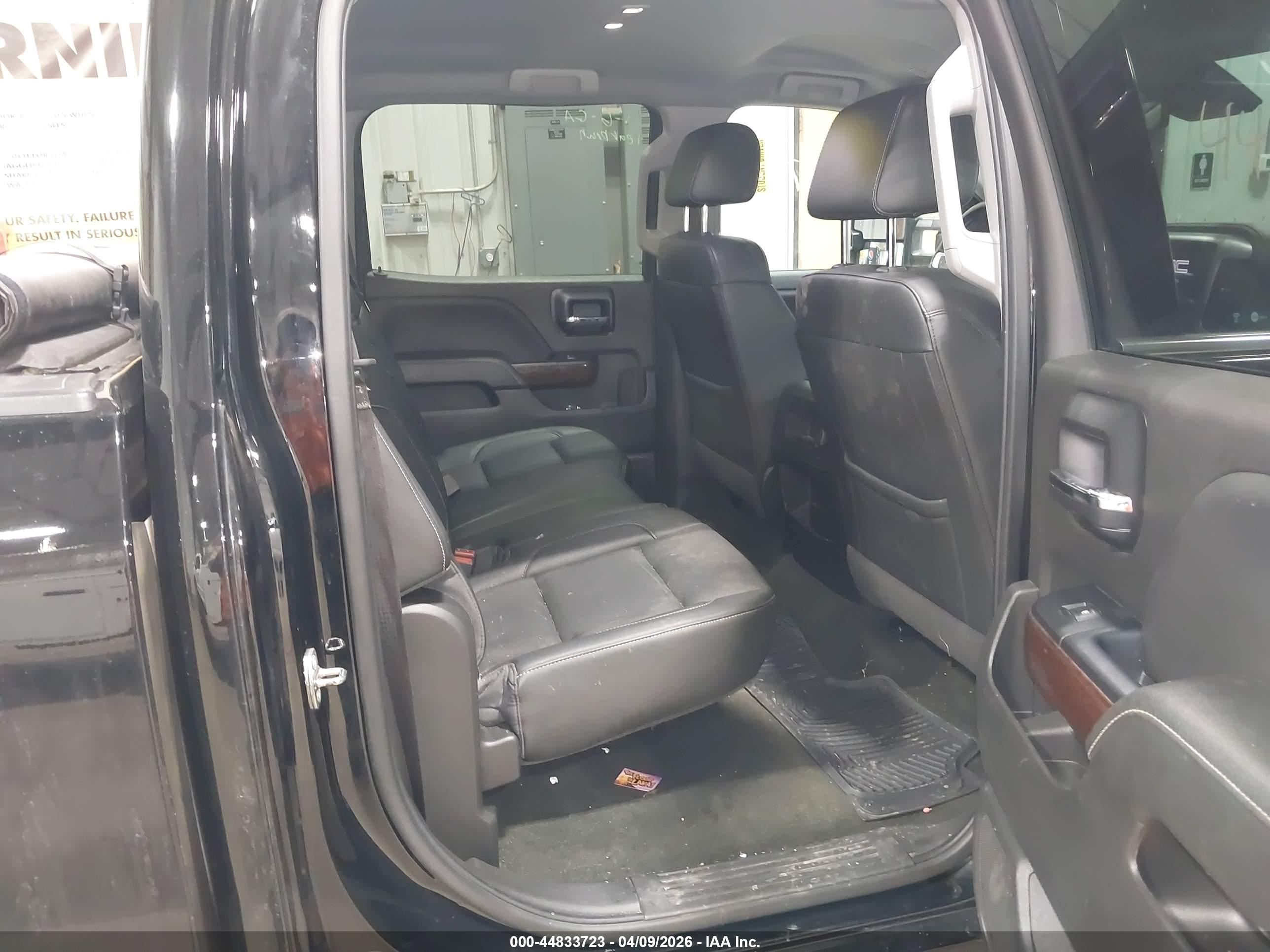 GMC SIERRA image 8