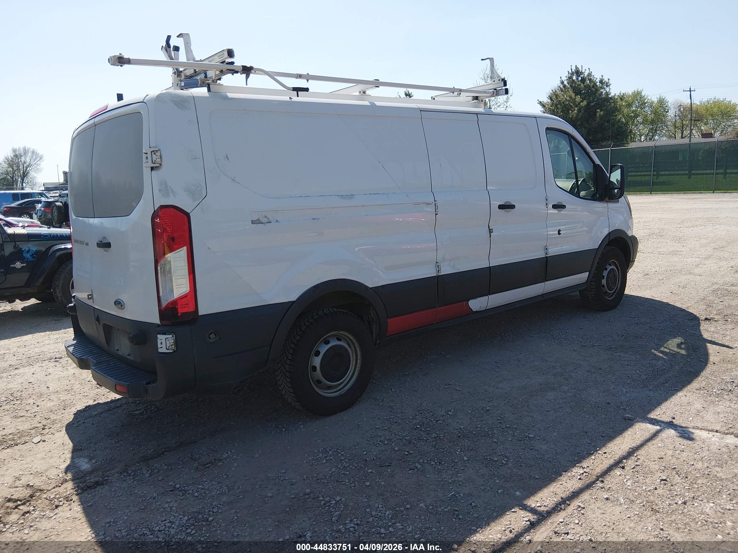 FORD TRANSIT-150 image 4