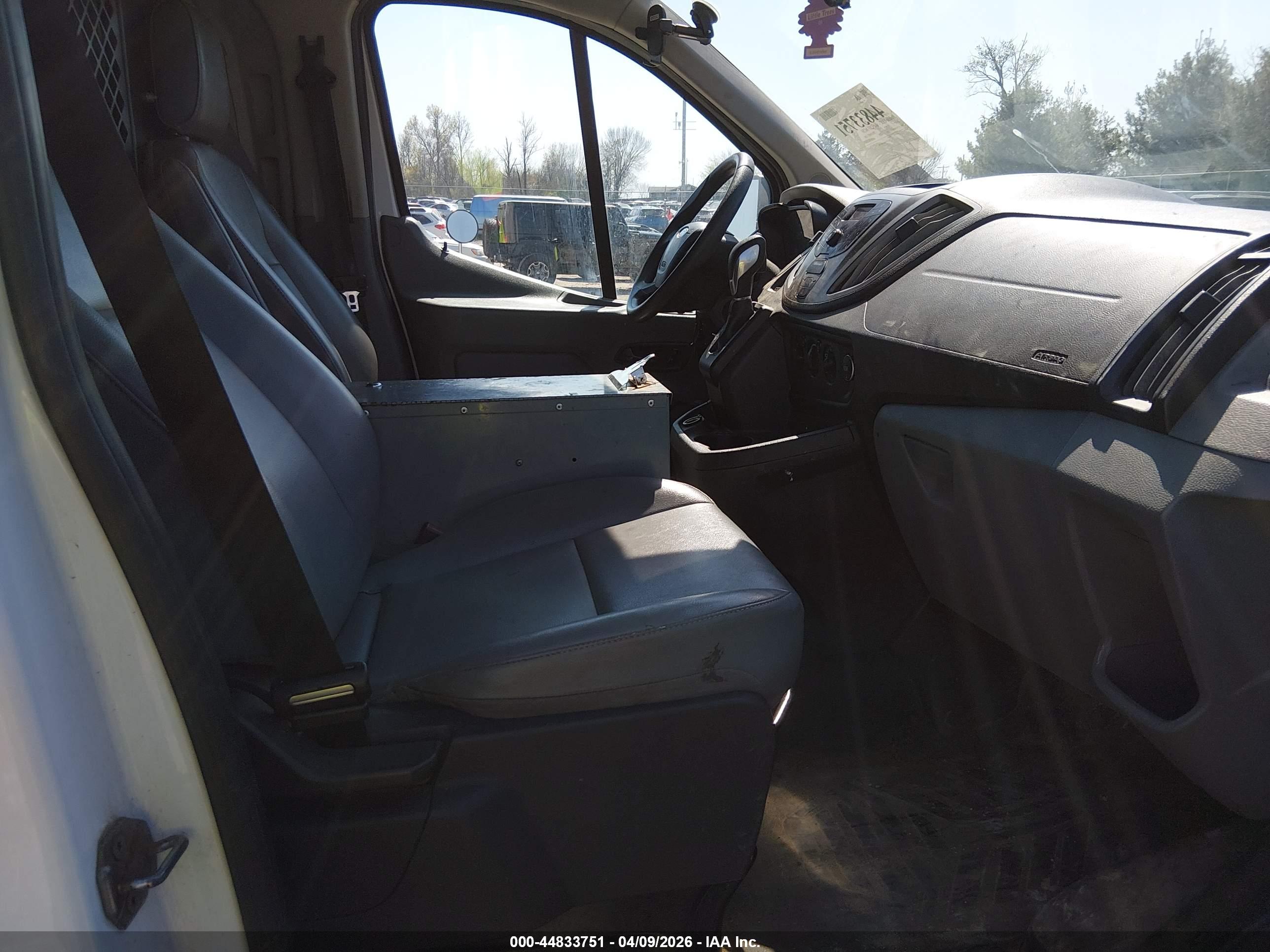 FORD TRANSIT-150 image 5