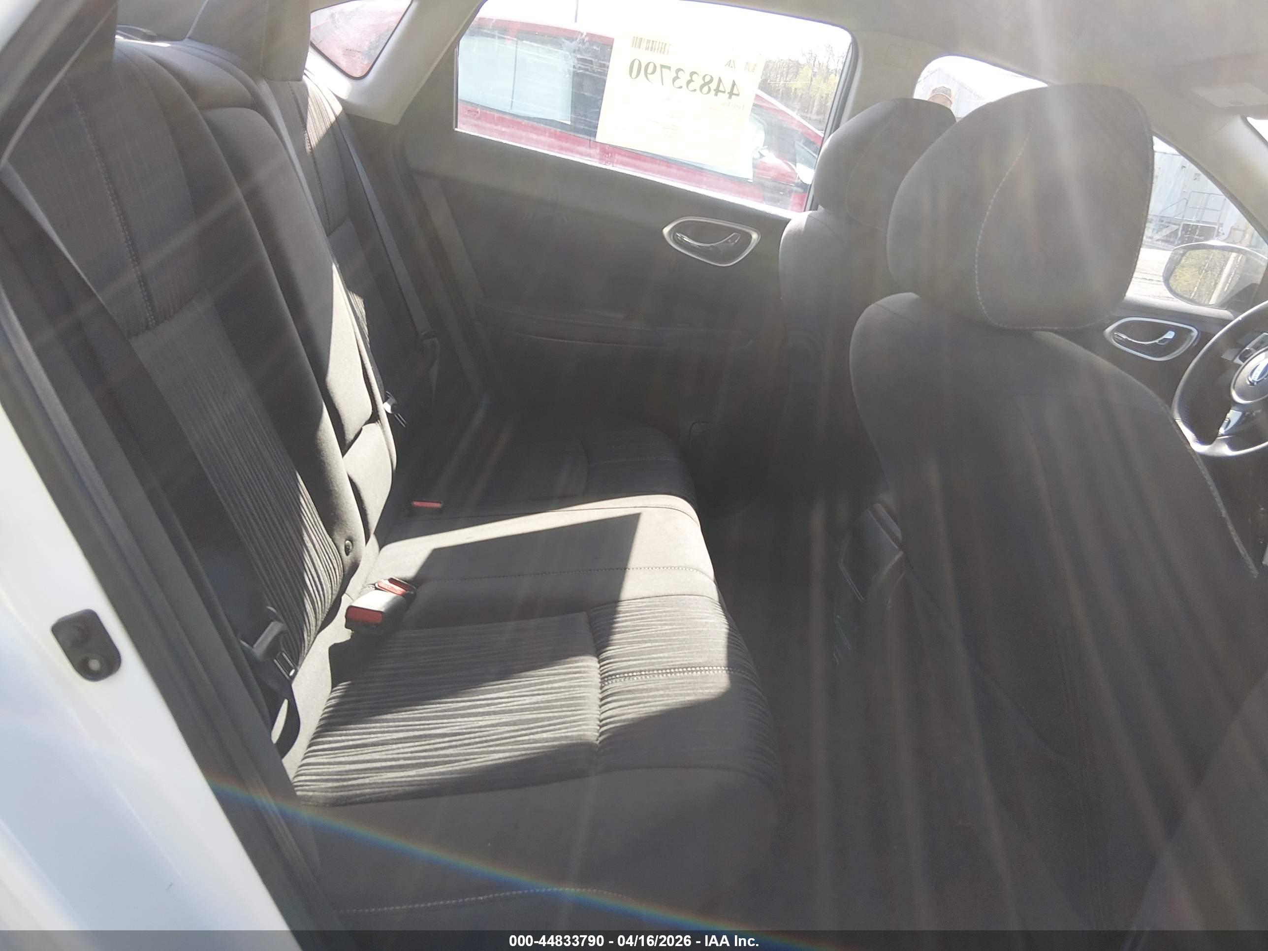 NISSAN SENTRA image 8