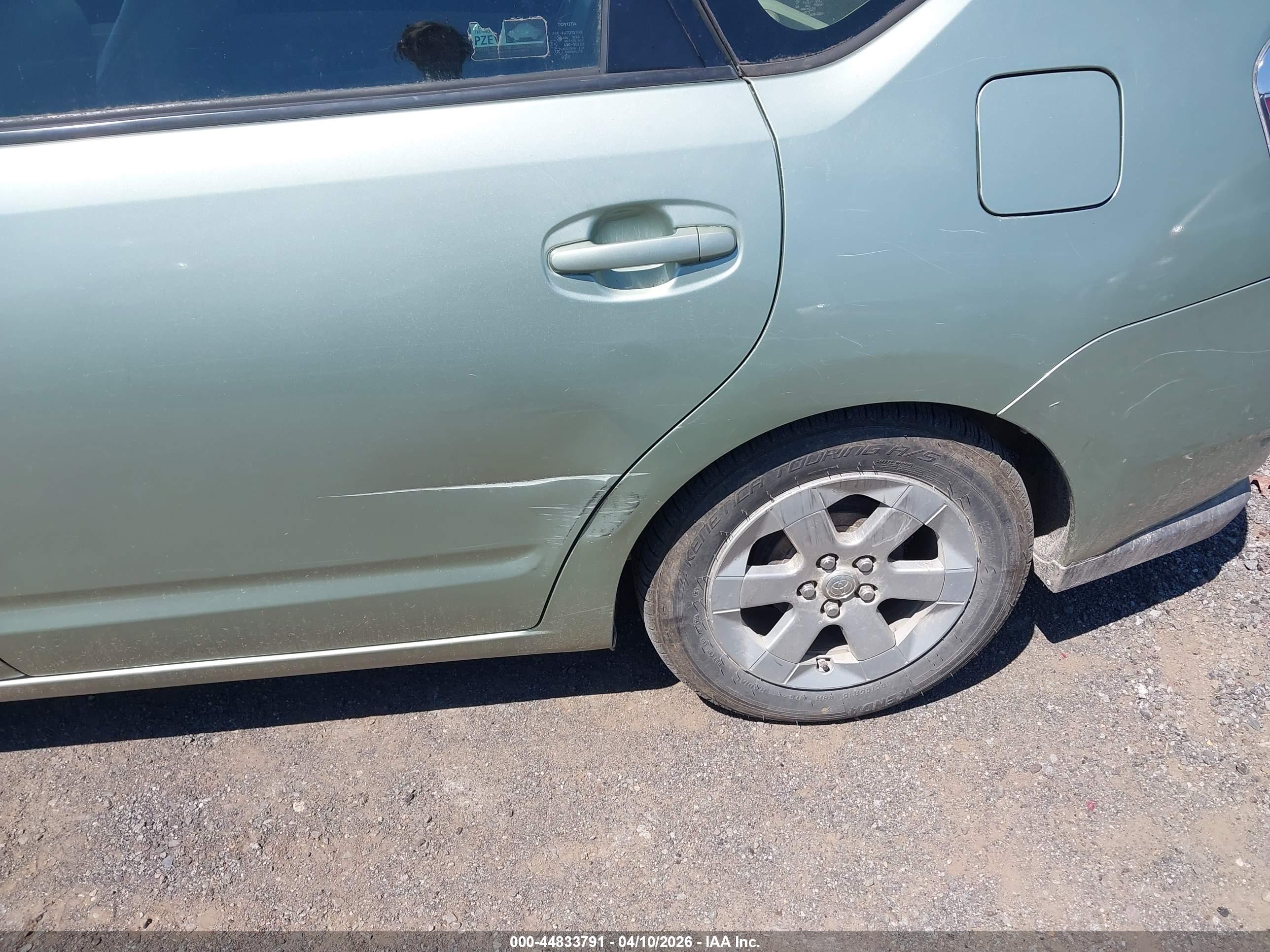 TOYOTA PRIUS image 6