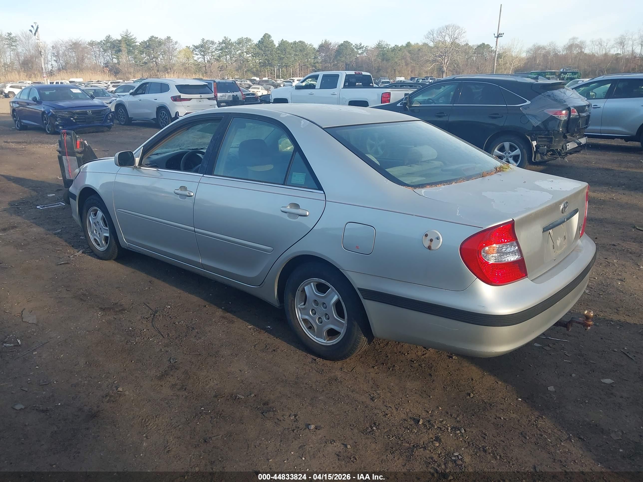 TOYOTA CAMRY image 3