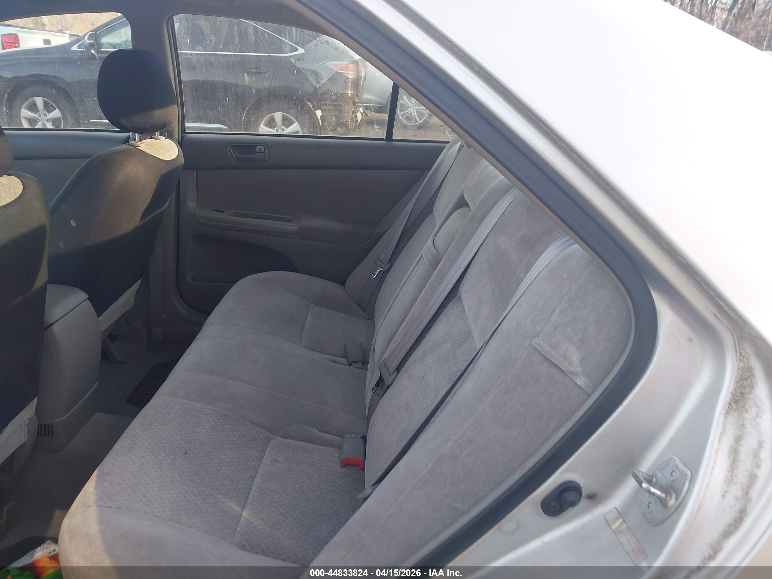 TOYOTA CAMRY image 8