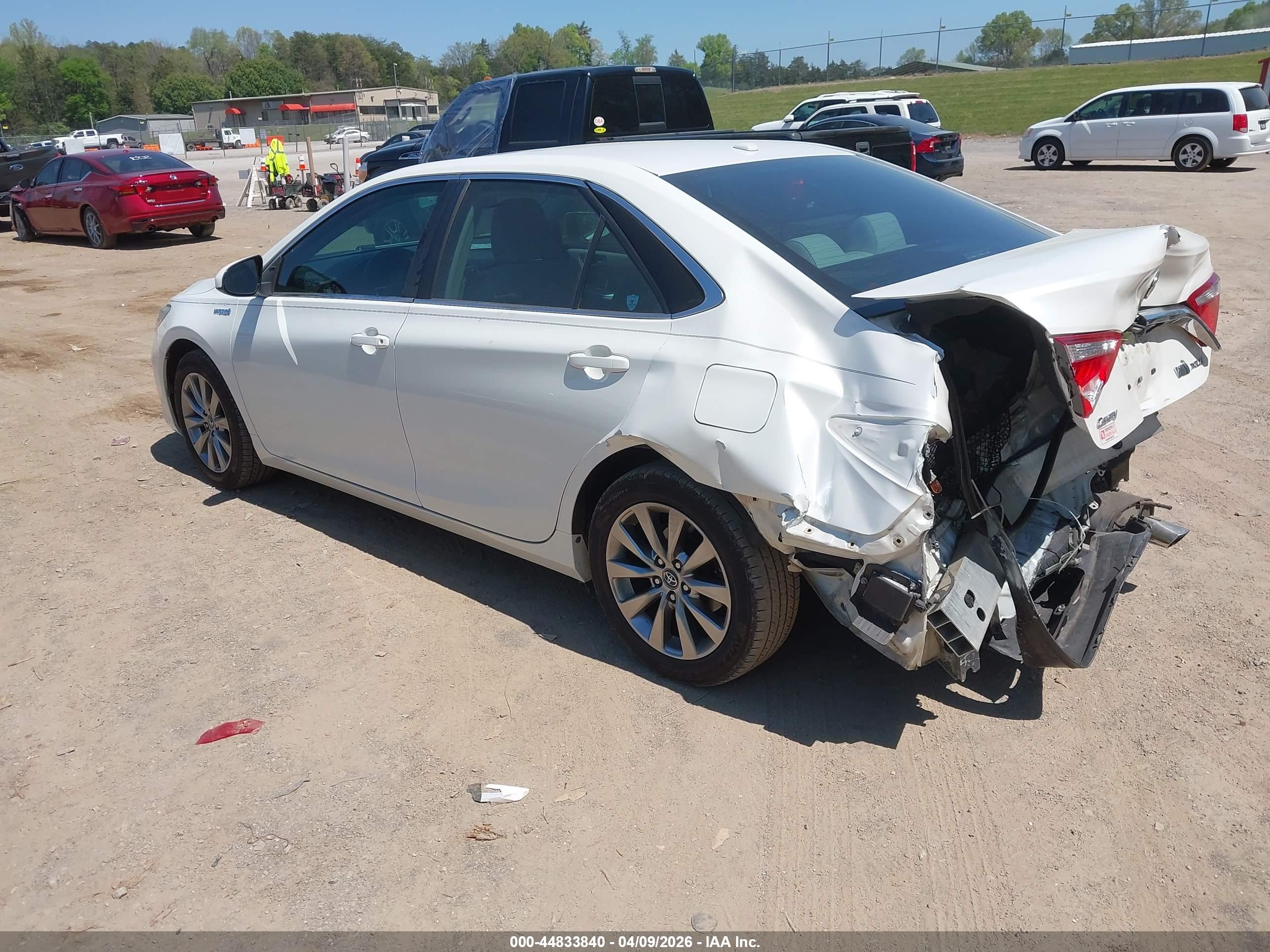 TOYOTA CAMRY image 3