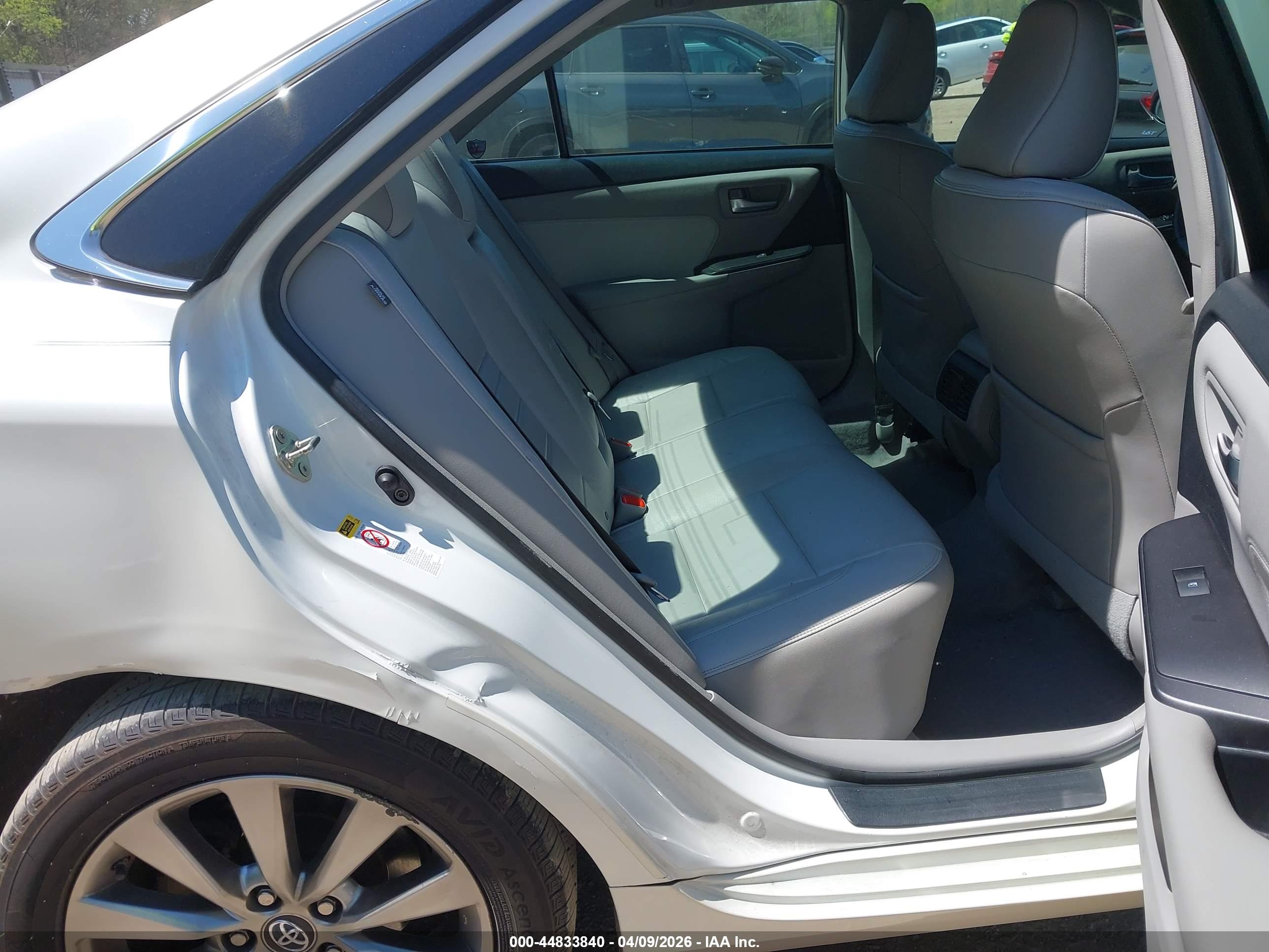 TOYOTA CAMRY image 8
