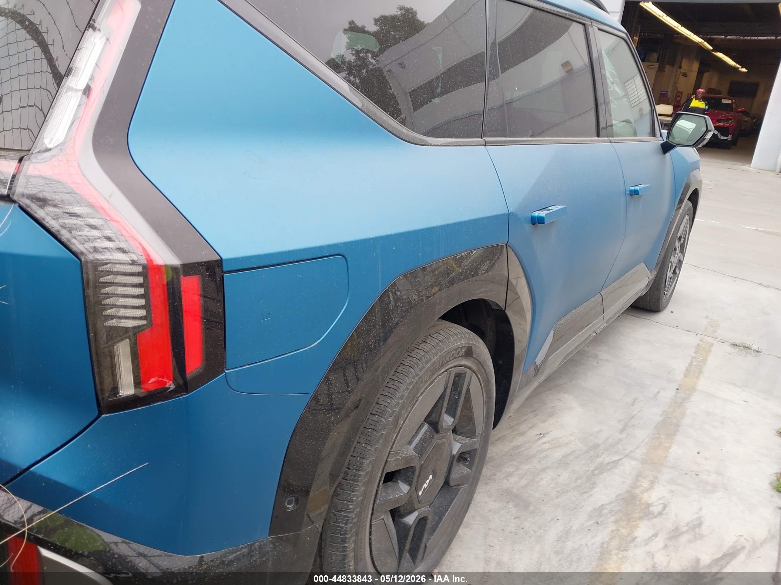 KIA EV9 image 4