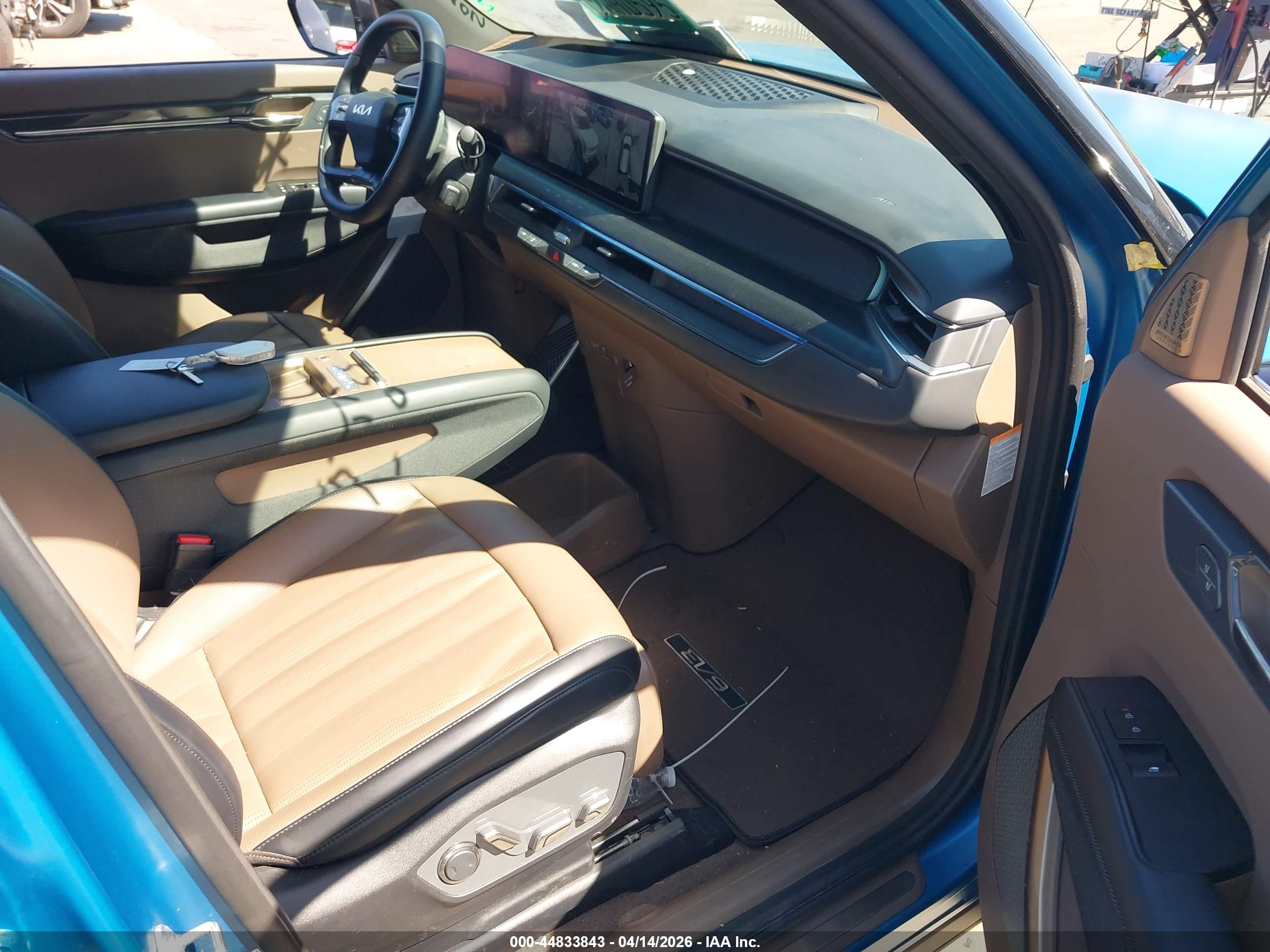 KIA EV9 image 5