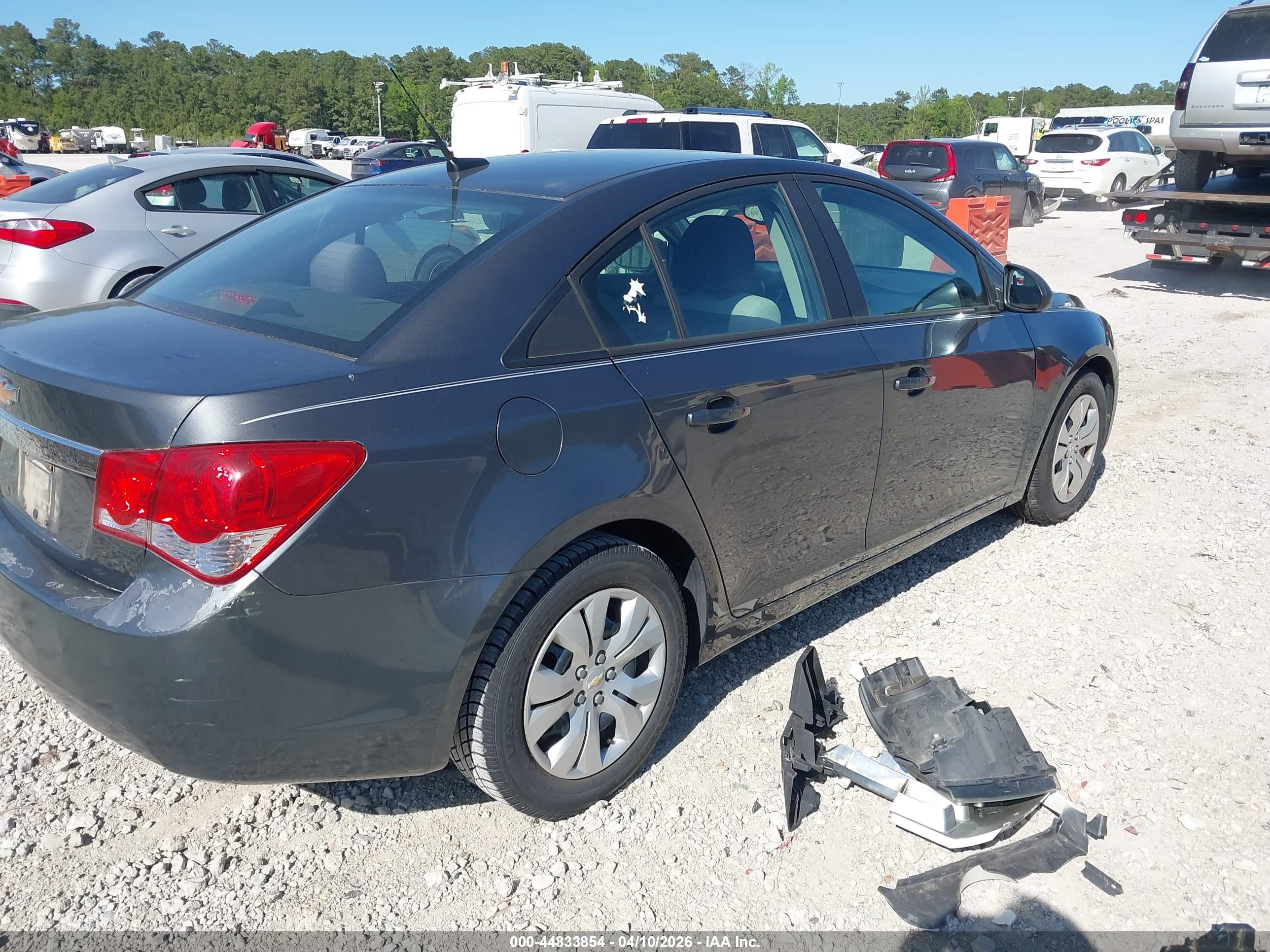 CHEVROLET CRUZE image 4
