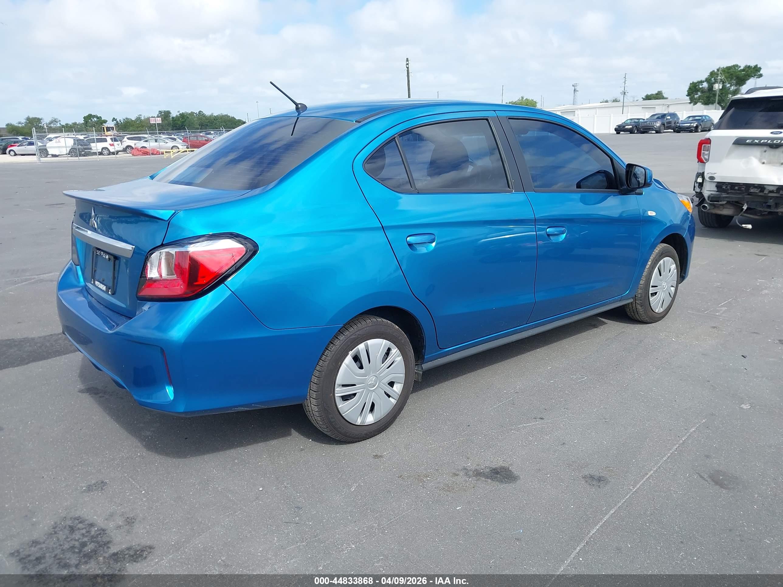 MITSUBISHI MIRAGE image 4