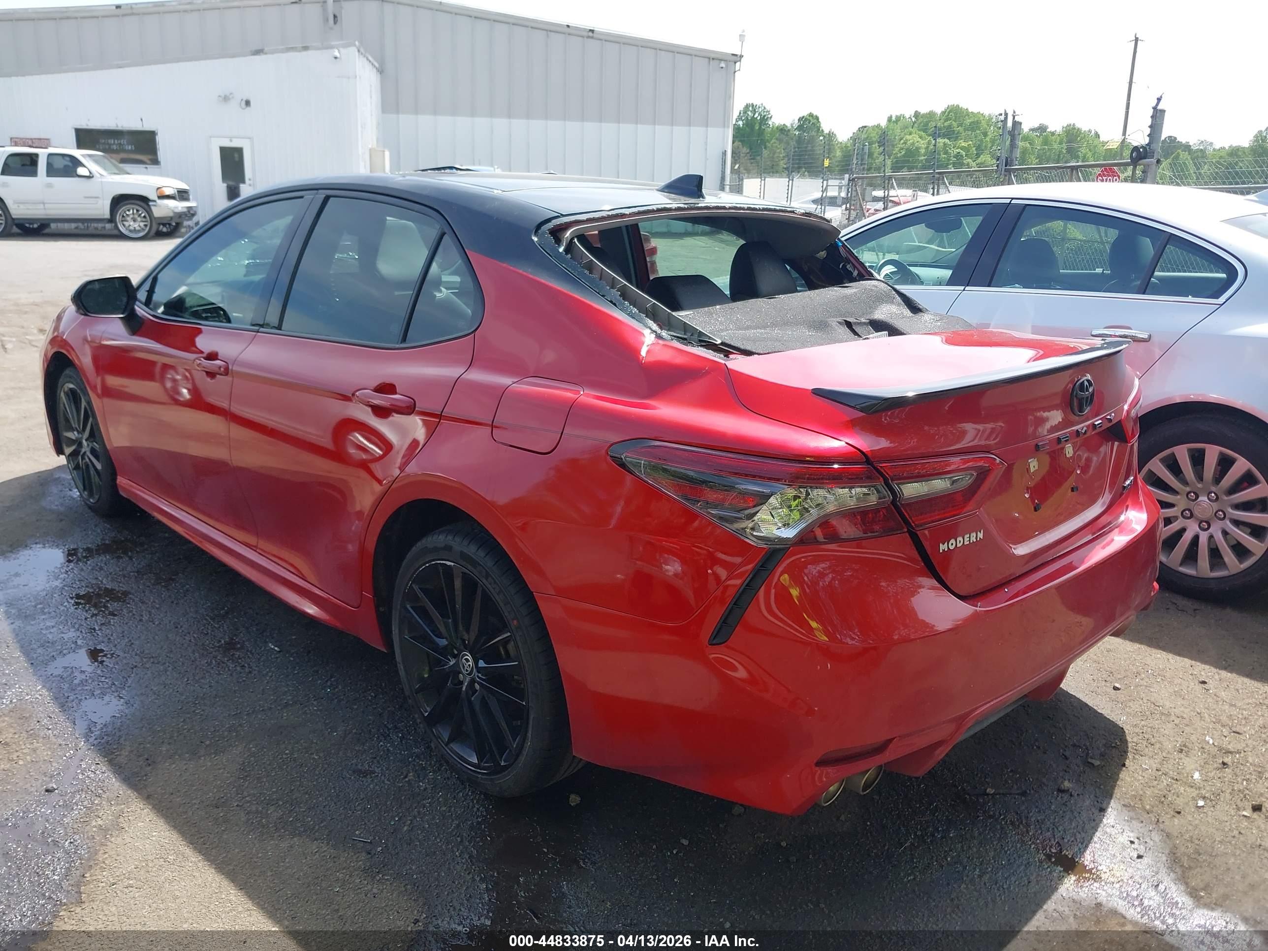 TOYOTA CAMRY image 3