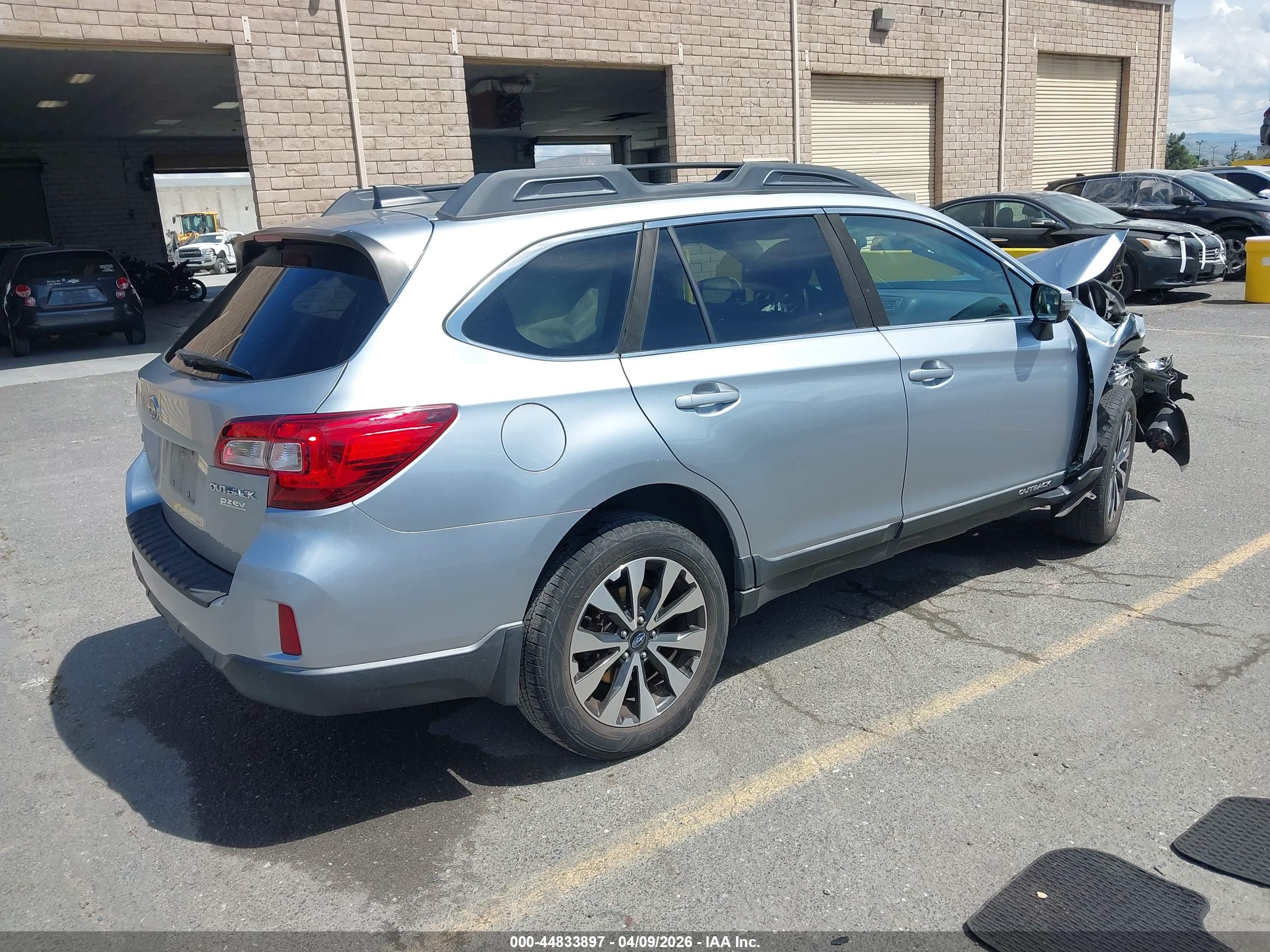 SUBARU OUTBACK image 4
