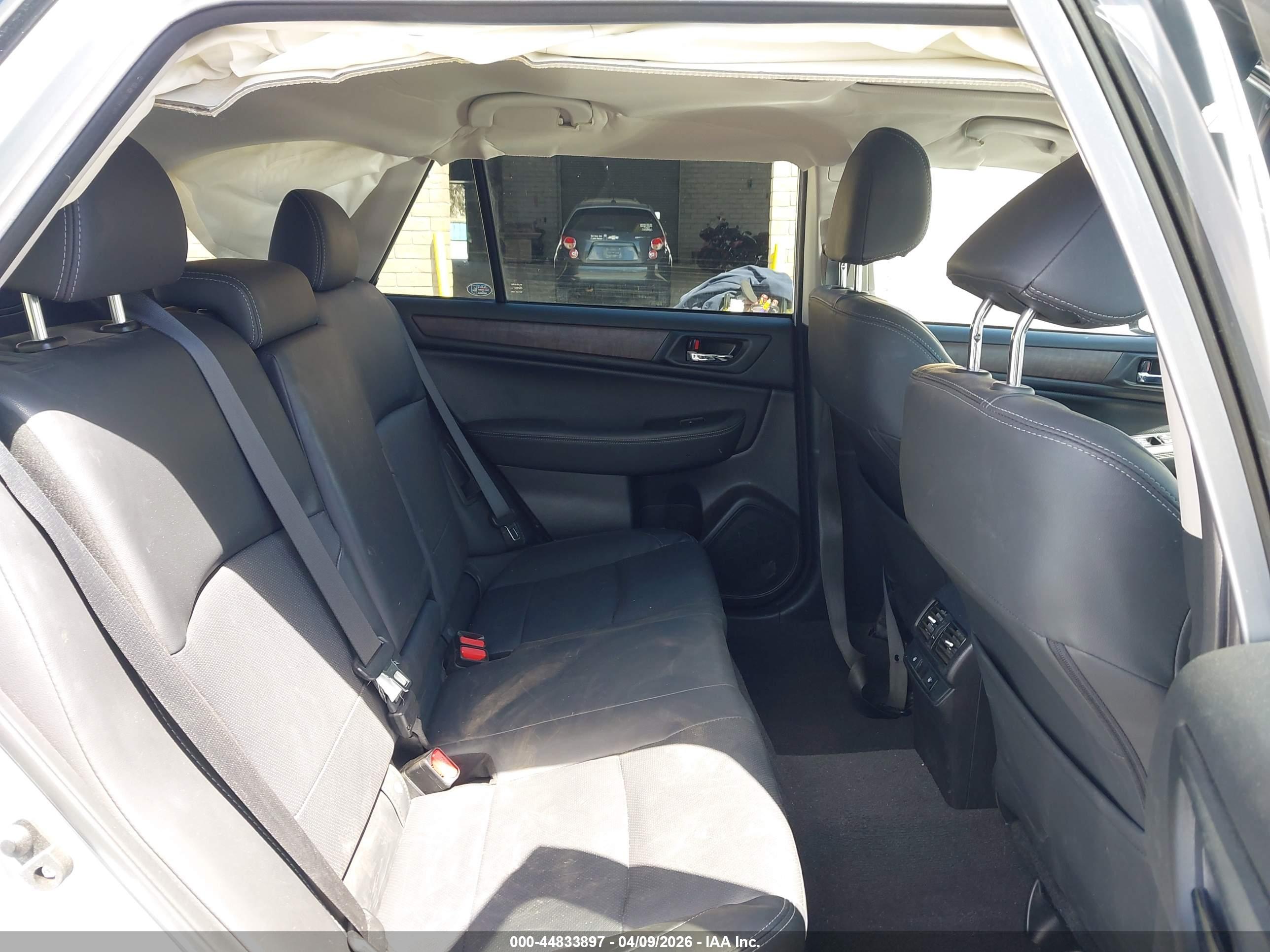 SUBARU OUTBACK image 8