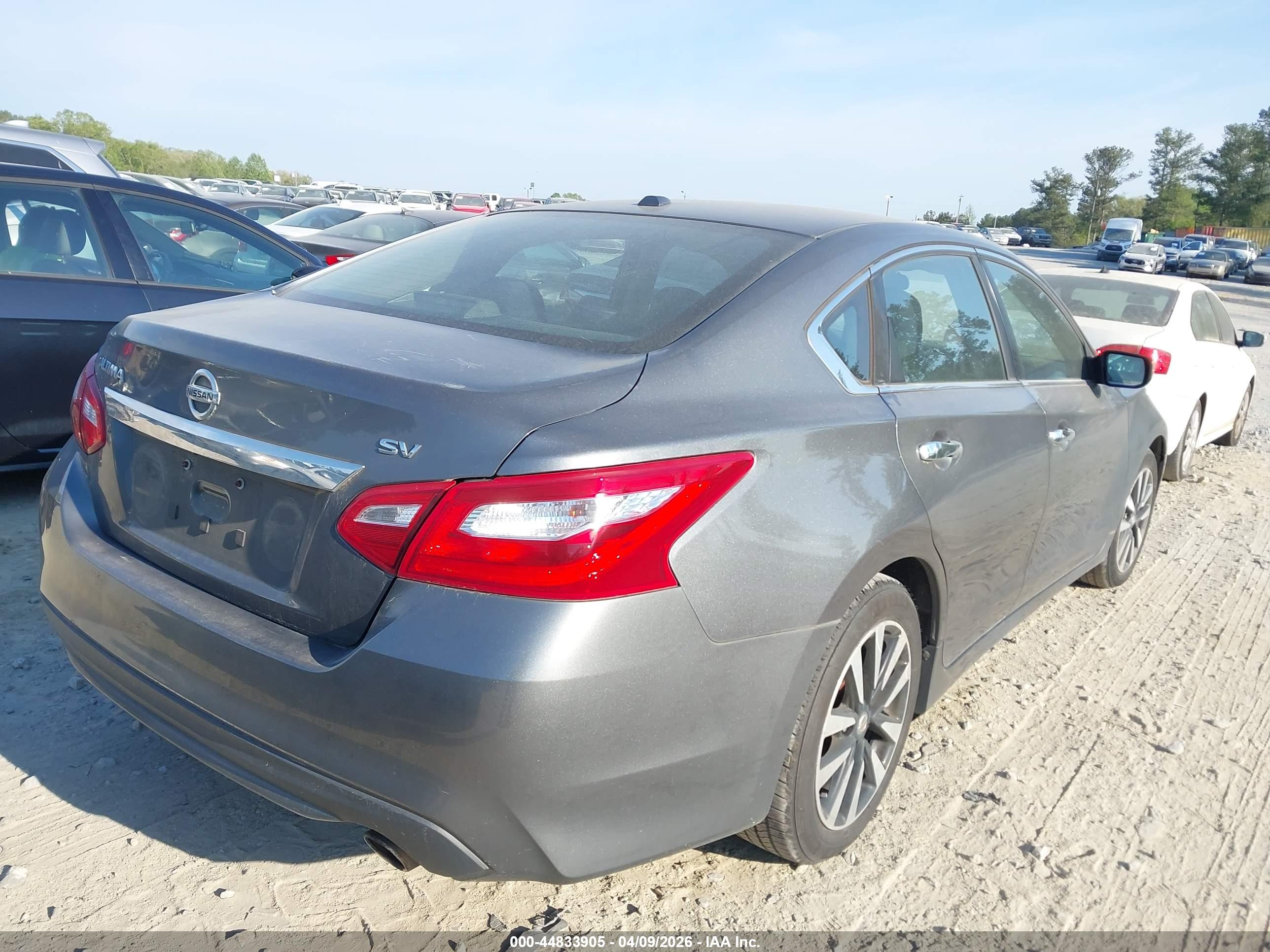 NISSAN ALTIMA image 4