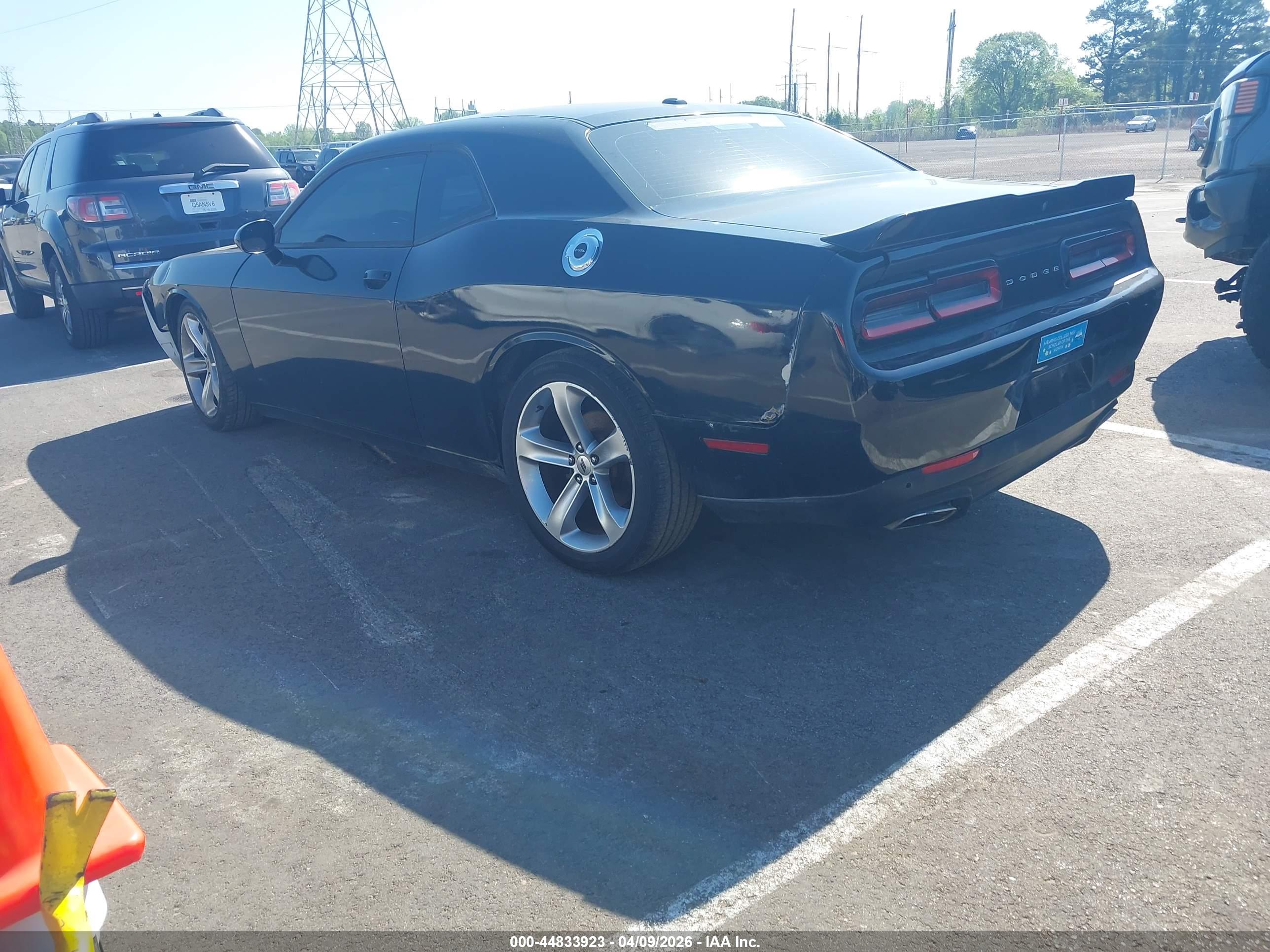 DODGE CHALLENGER image 3