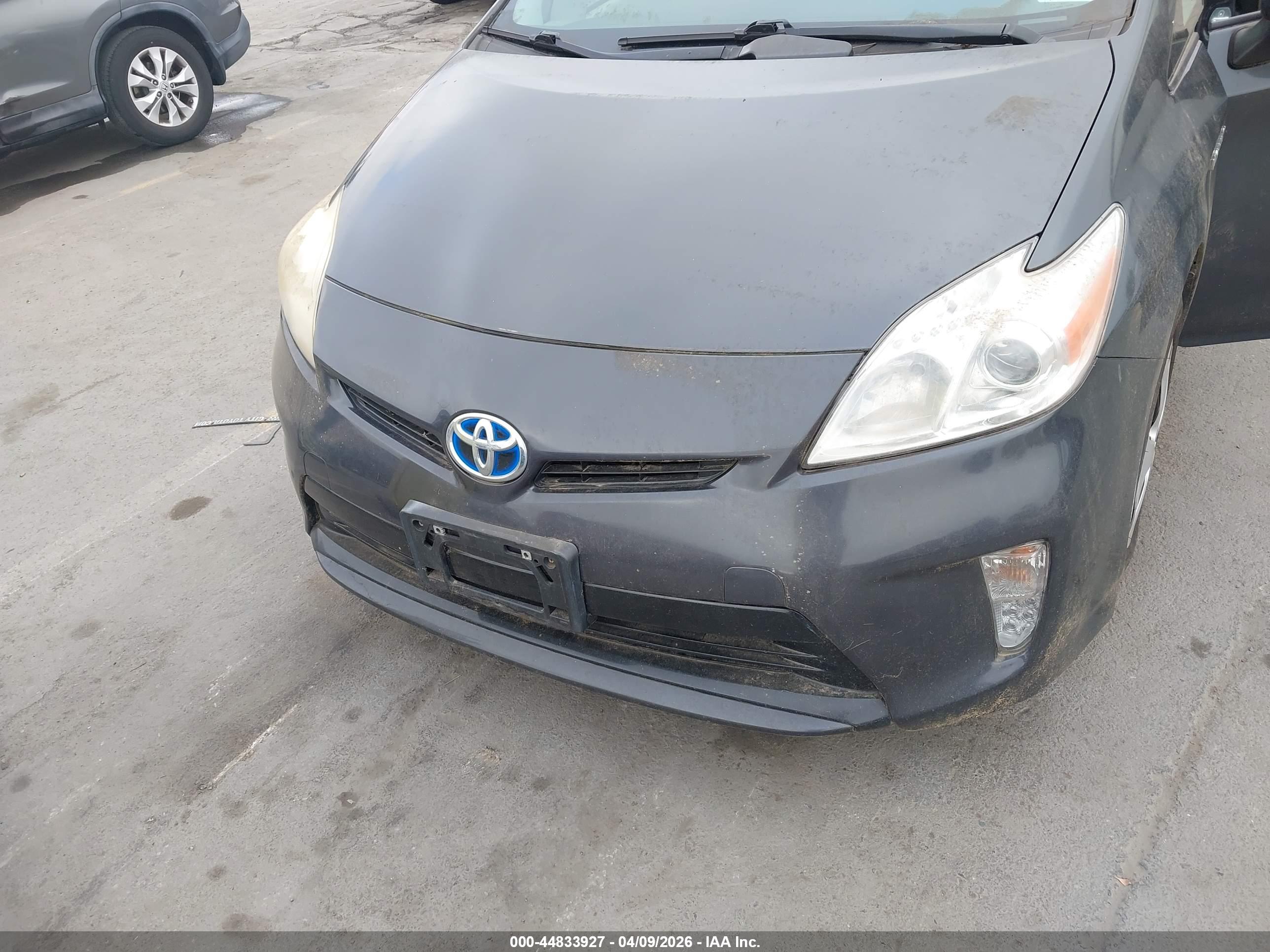 TOYOTA PRIUS image 6