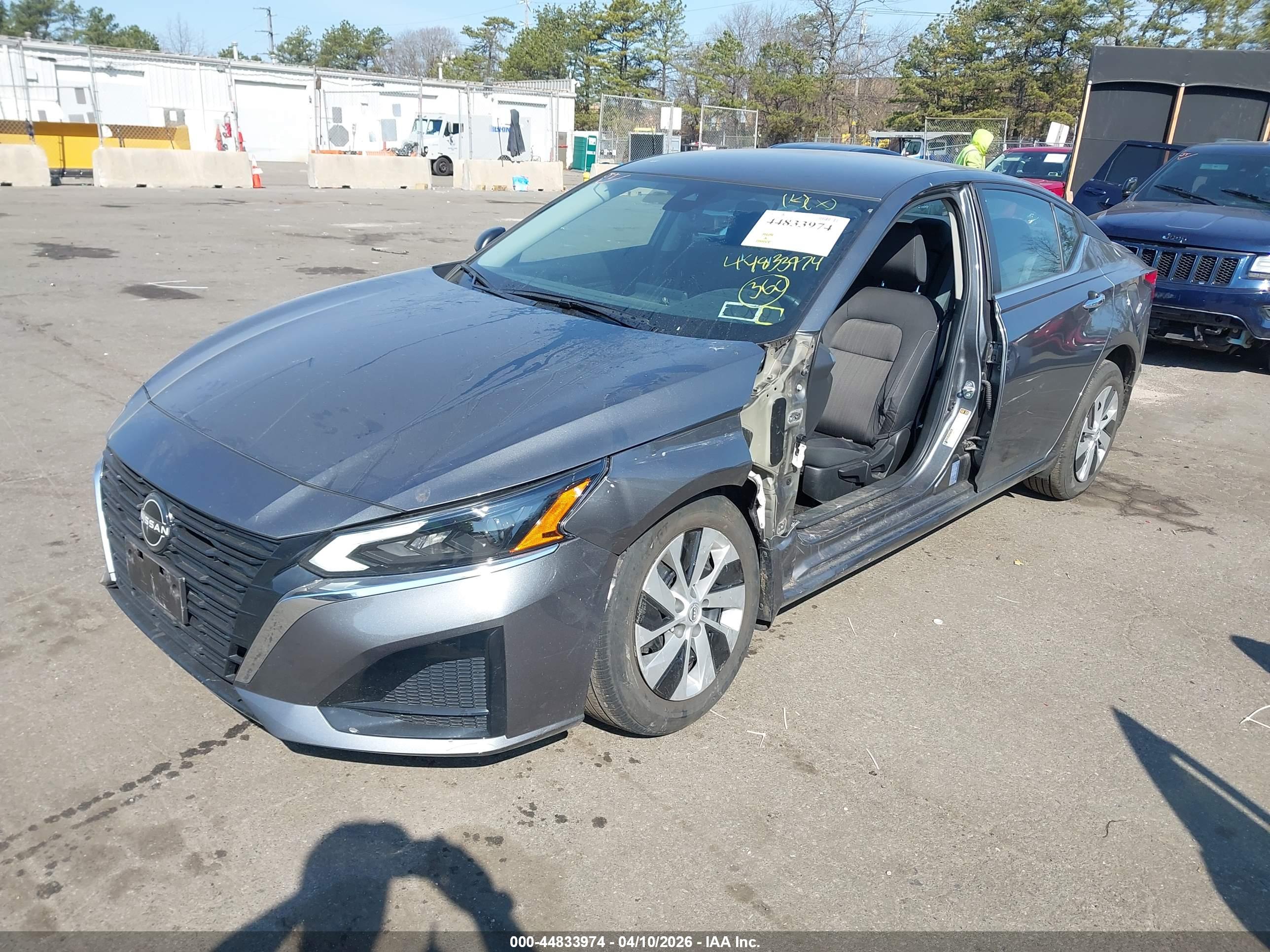 NISSAN ALTIMA image 2