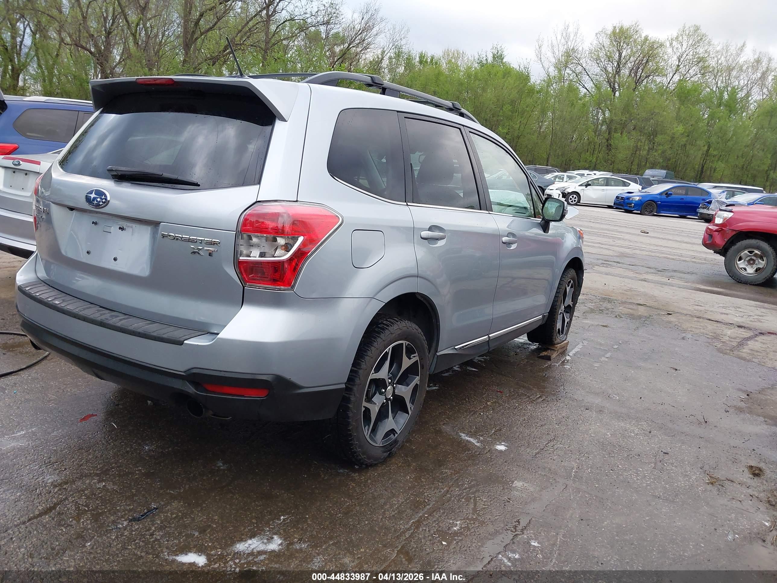 SUBARU FORESTER image 4