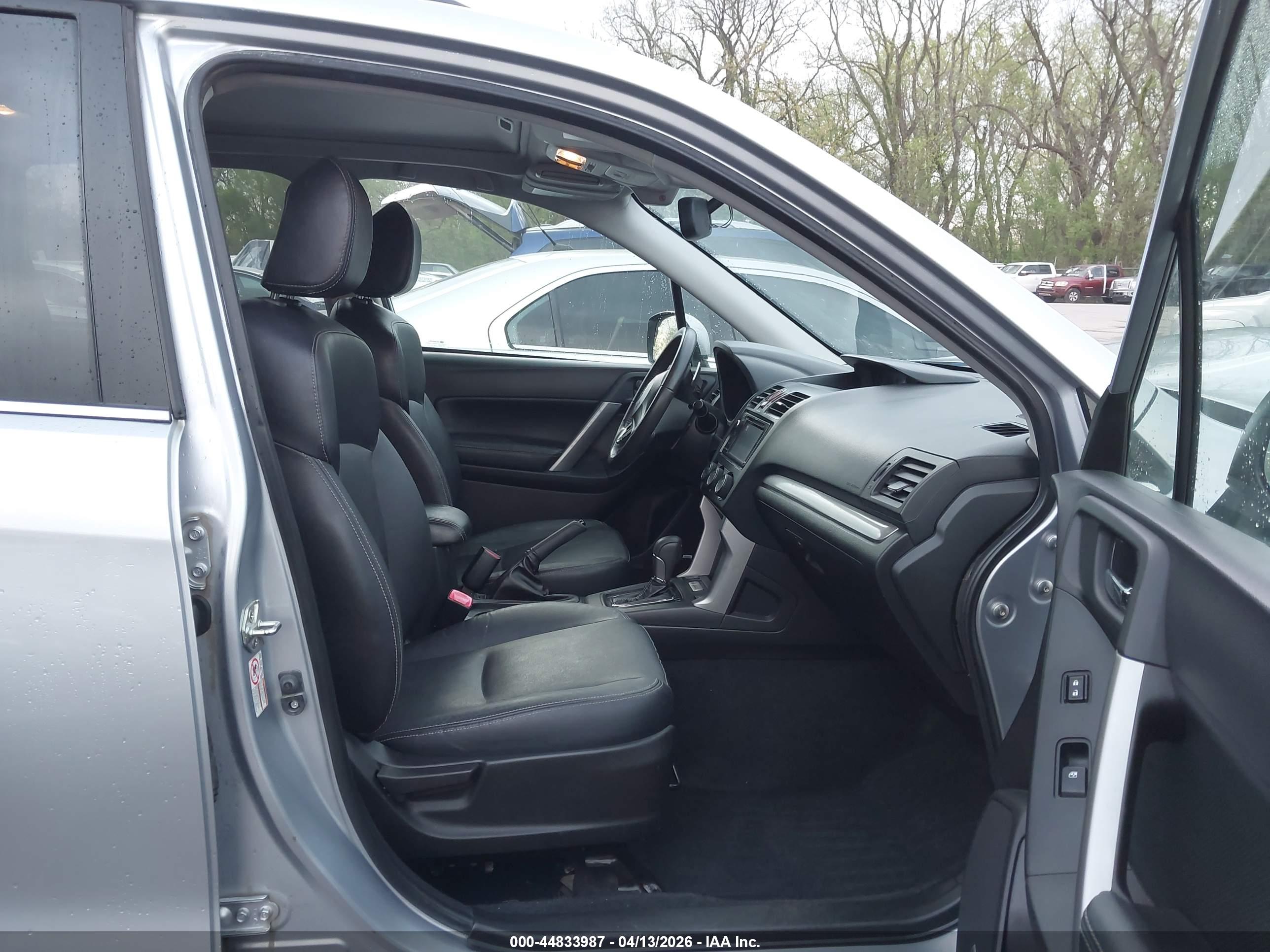 SUBARU FORESTER image 5