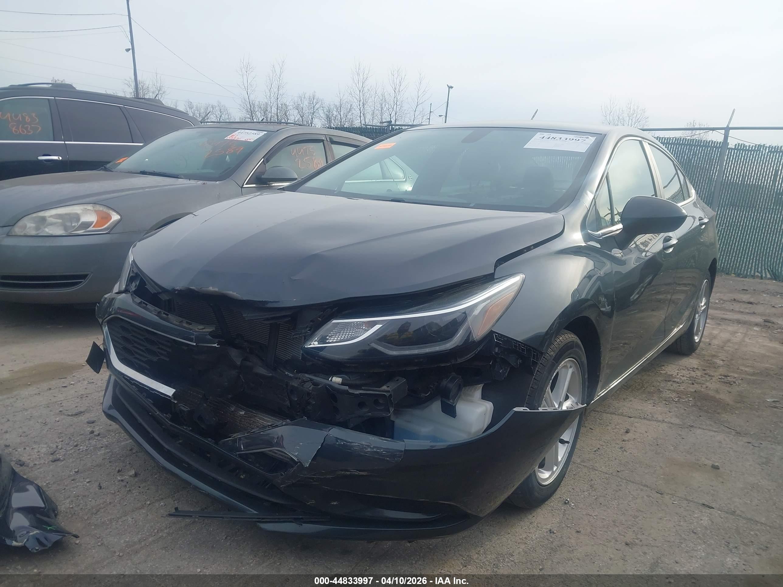 CHEVROLET CRUZE image 2