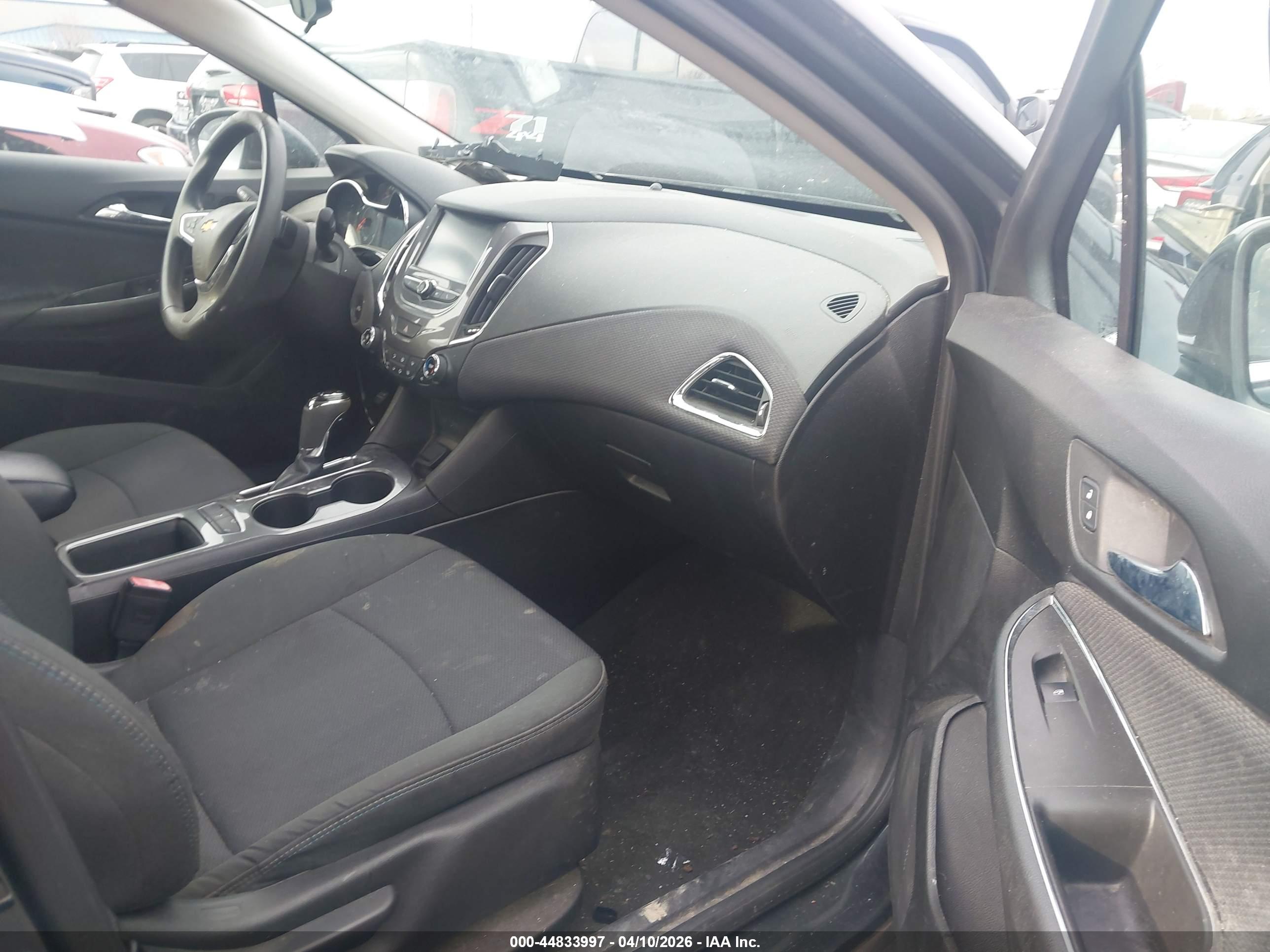 CHEVROLET CRUZE image 5