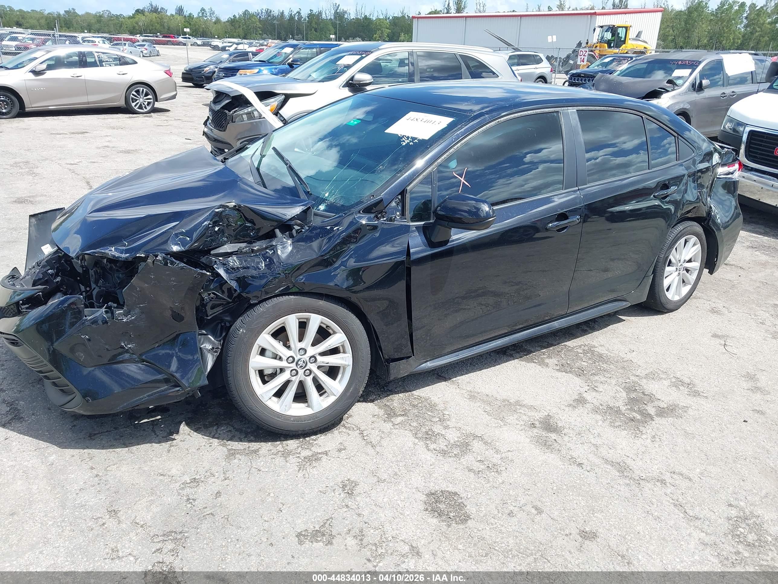 TOYOTA COROLLA image 2