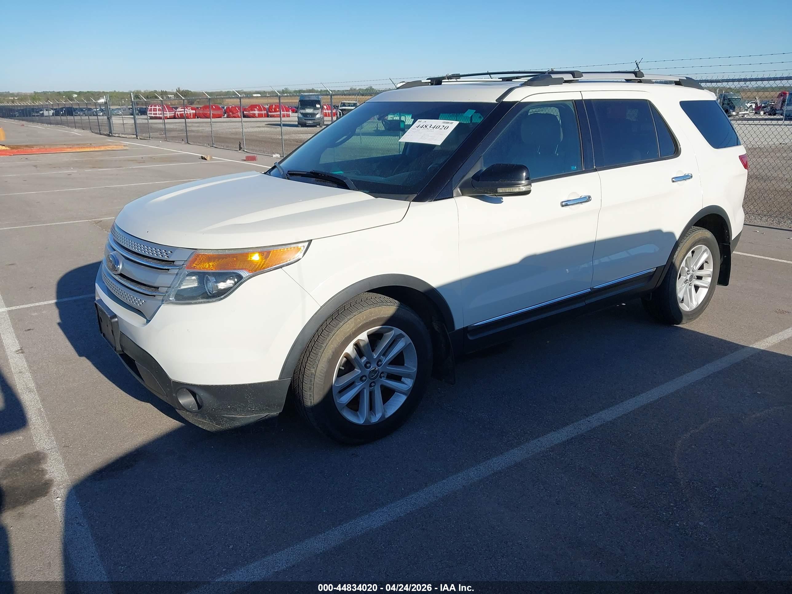 FORD EXPLORER image 2