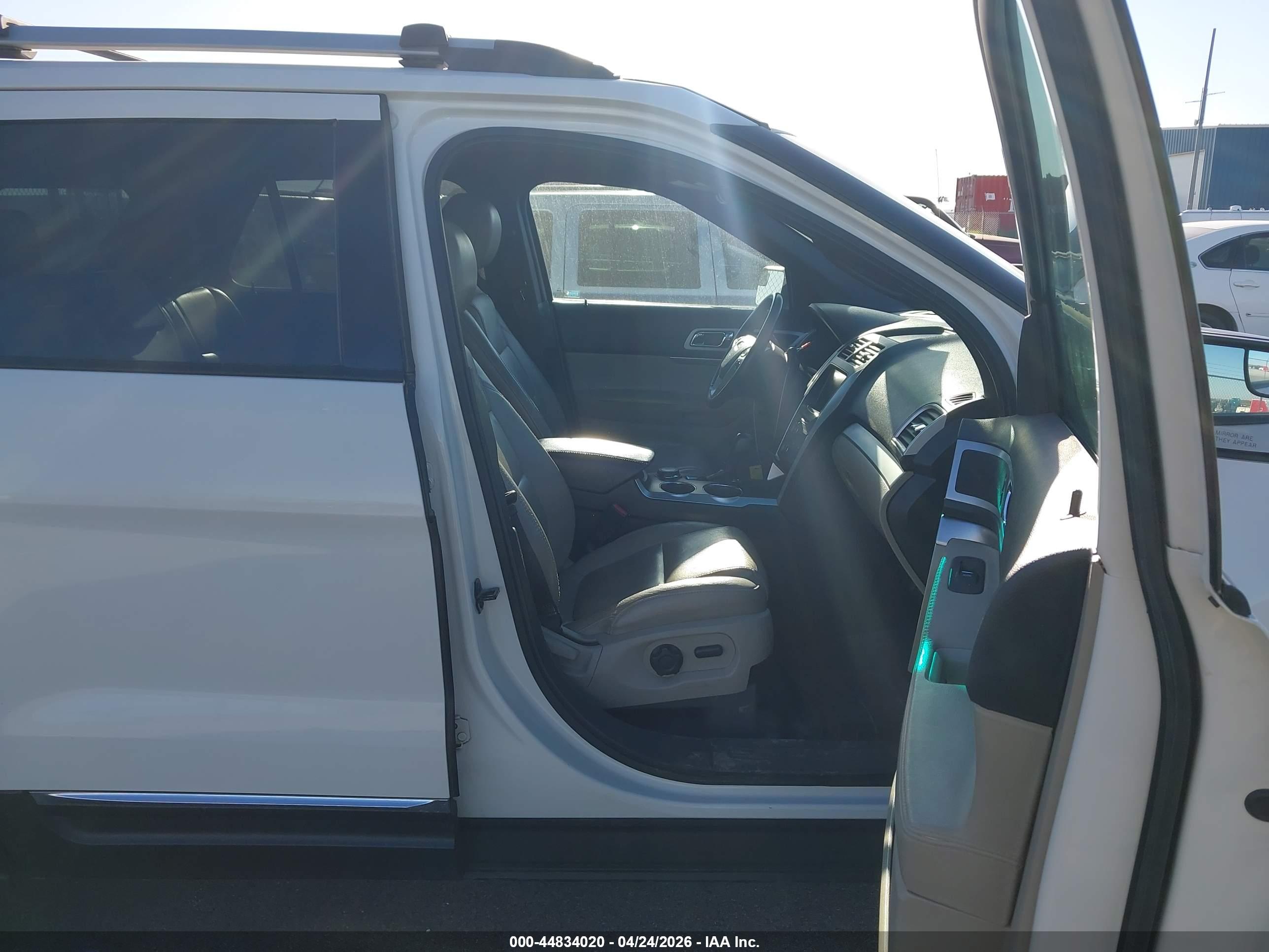 FORD EXPLORER image 5