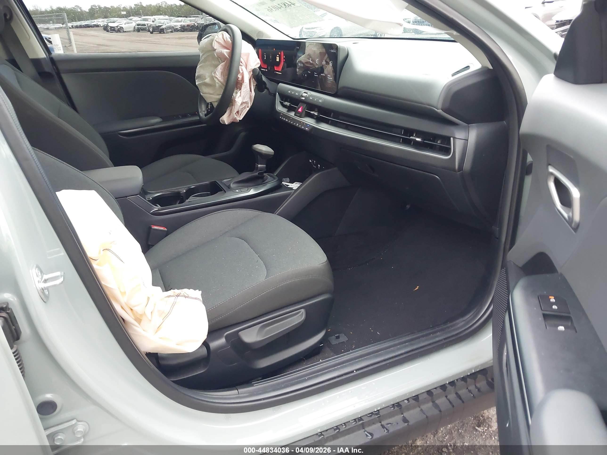 KIA K4 image 5