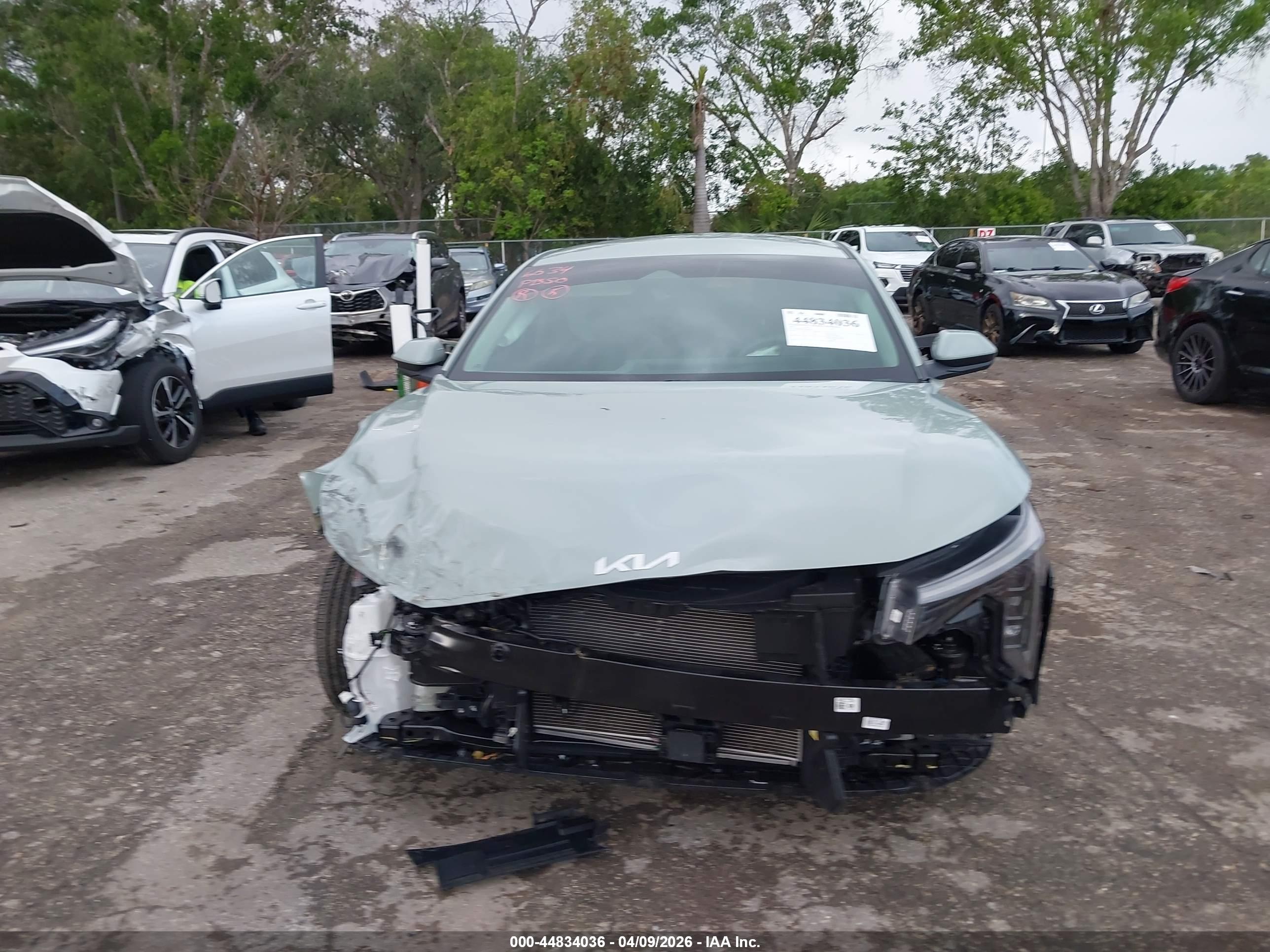 KIA K4 image 6