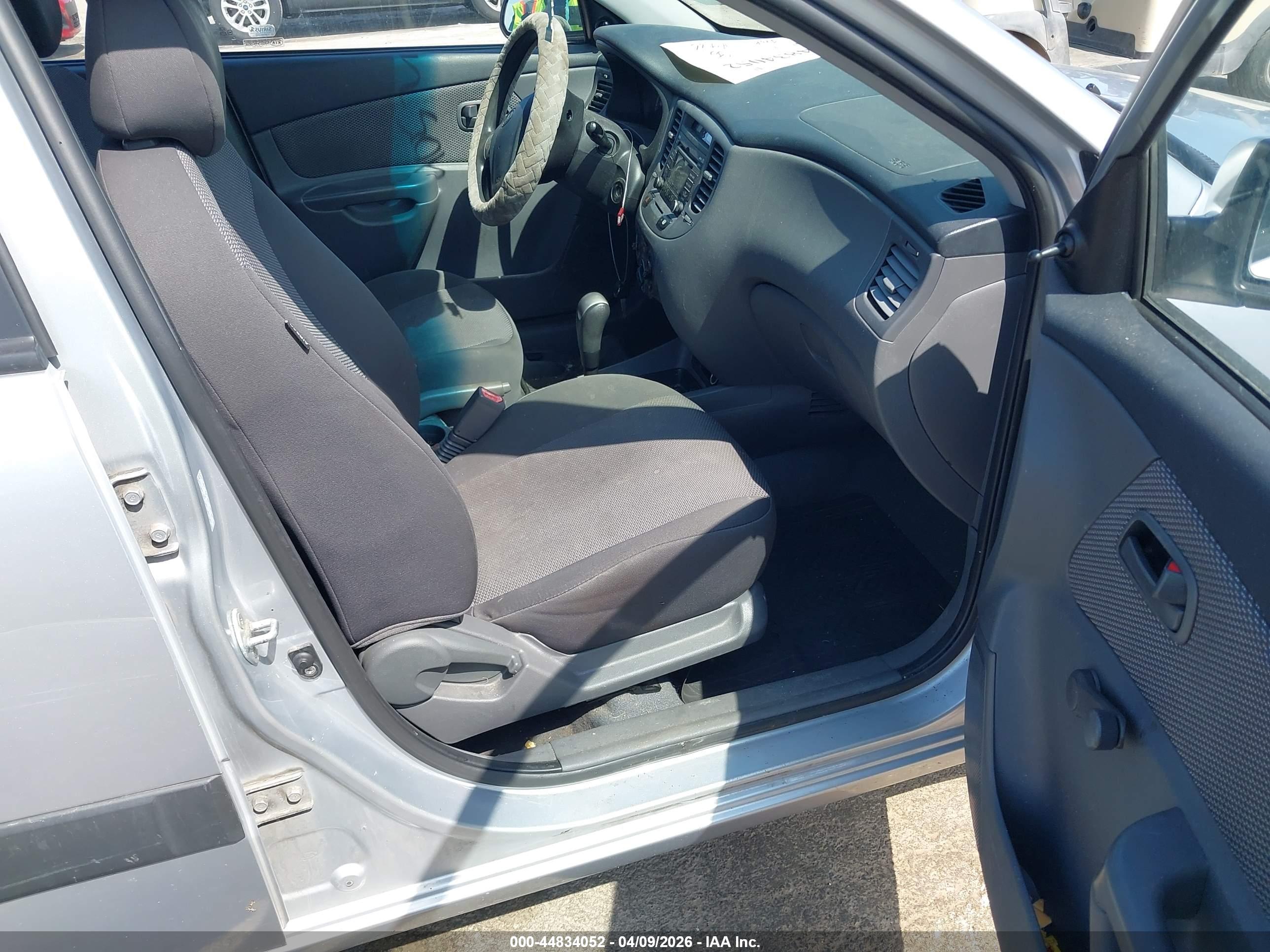 KIA RIO image 5