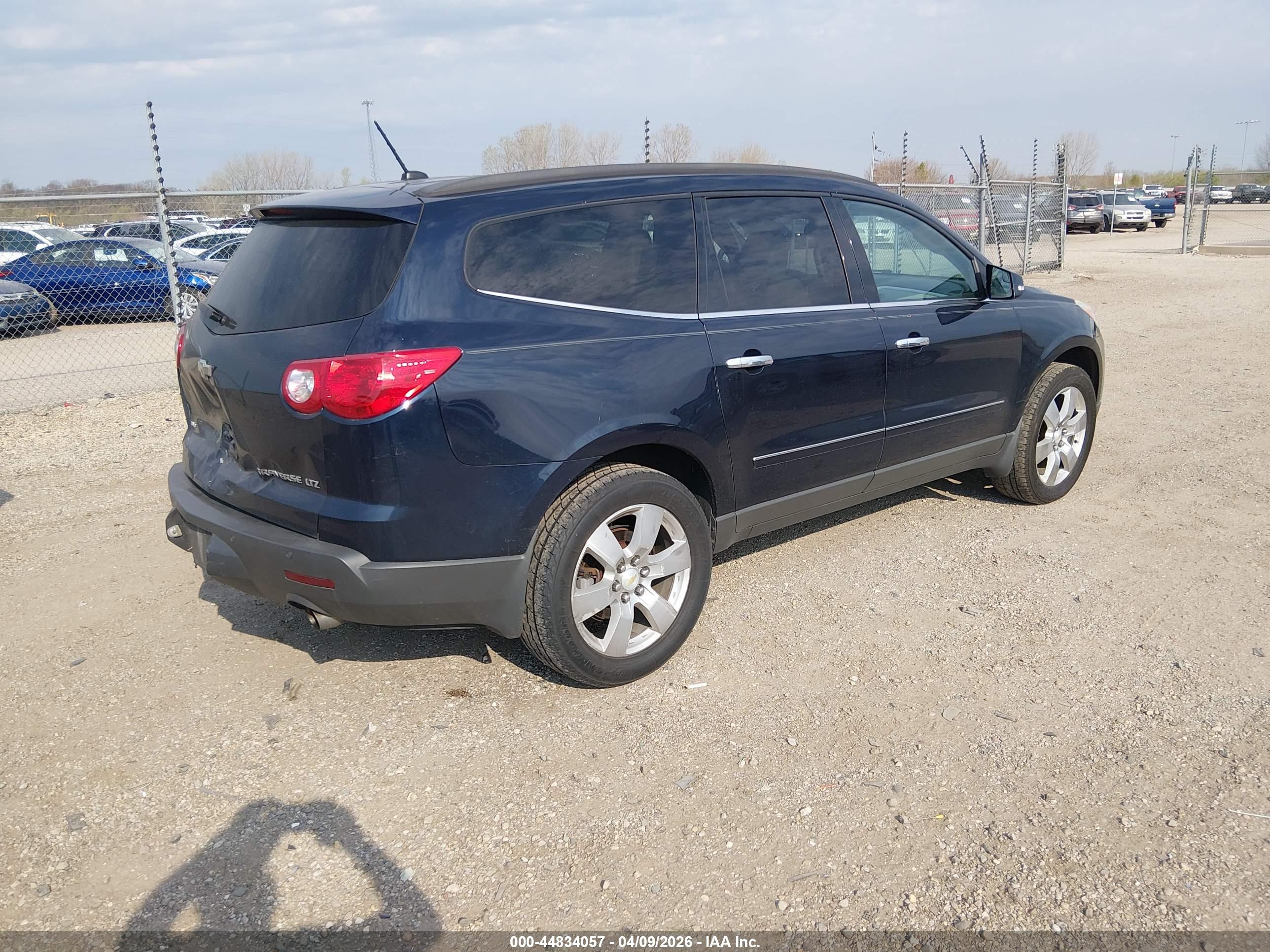 CHEVROLET TRAVERSE image 4