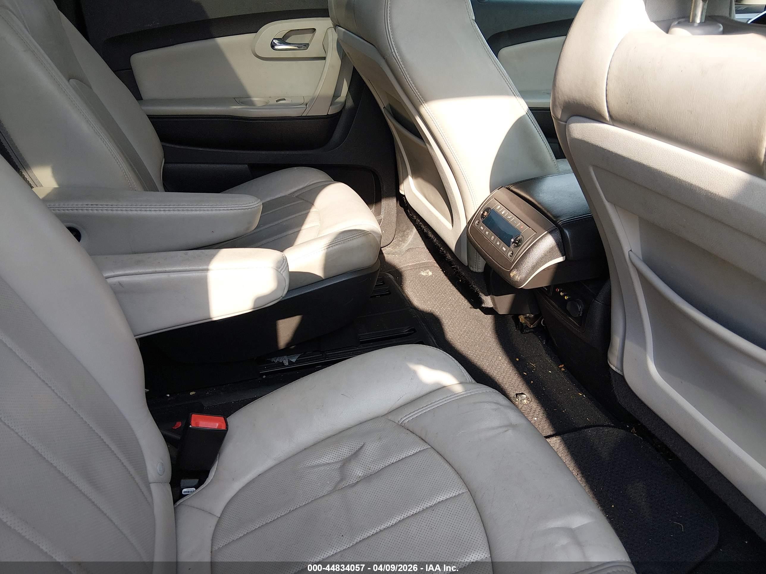 CHEVROLET TRAVERSE image 8