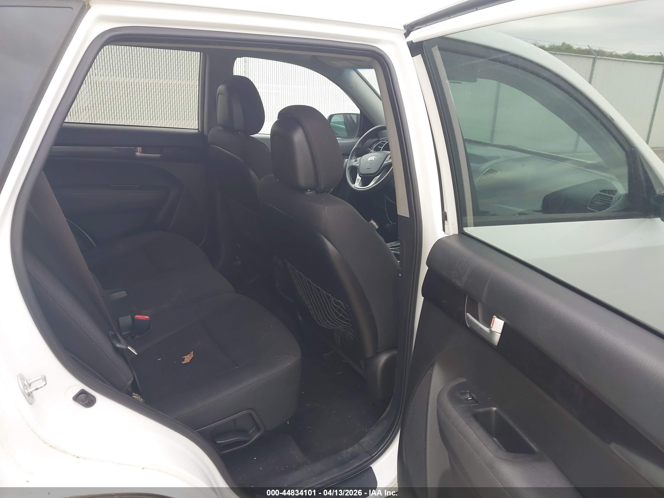 KIA SORENTO image 8