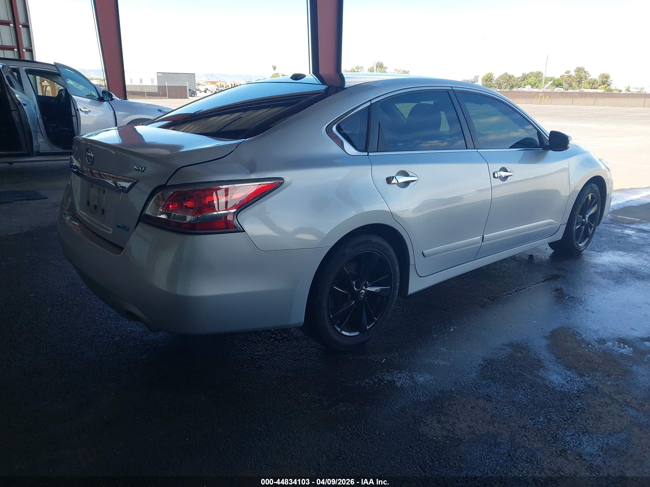 NISSAN ALTIMA image 4