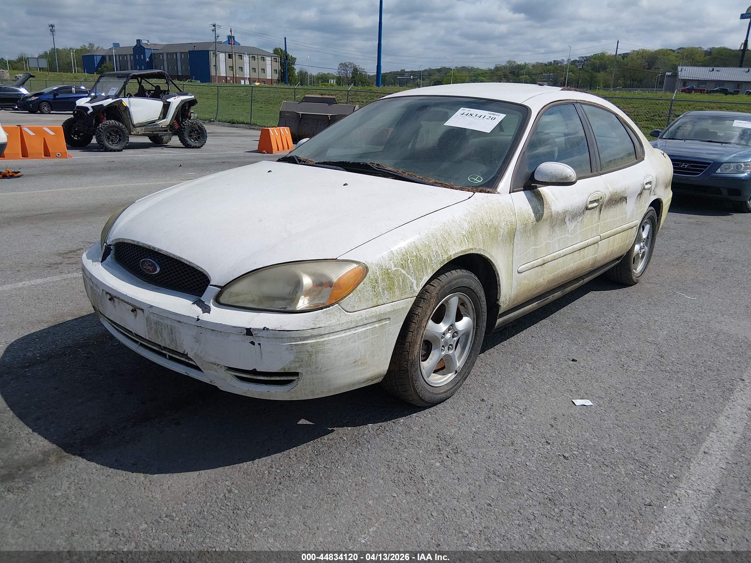 FORD TAURUS image 2