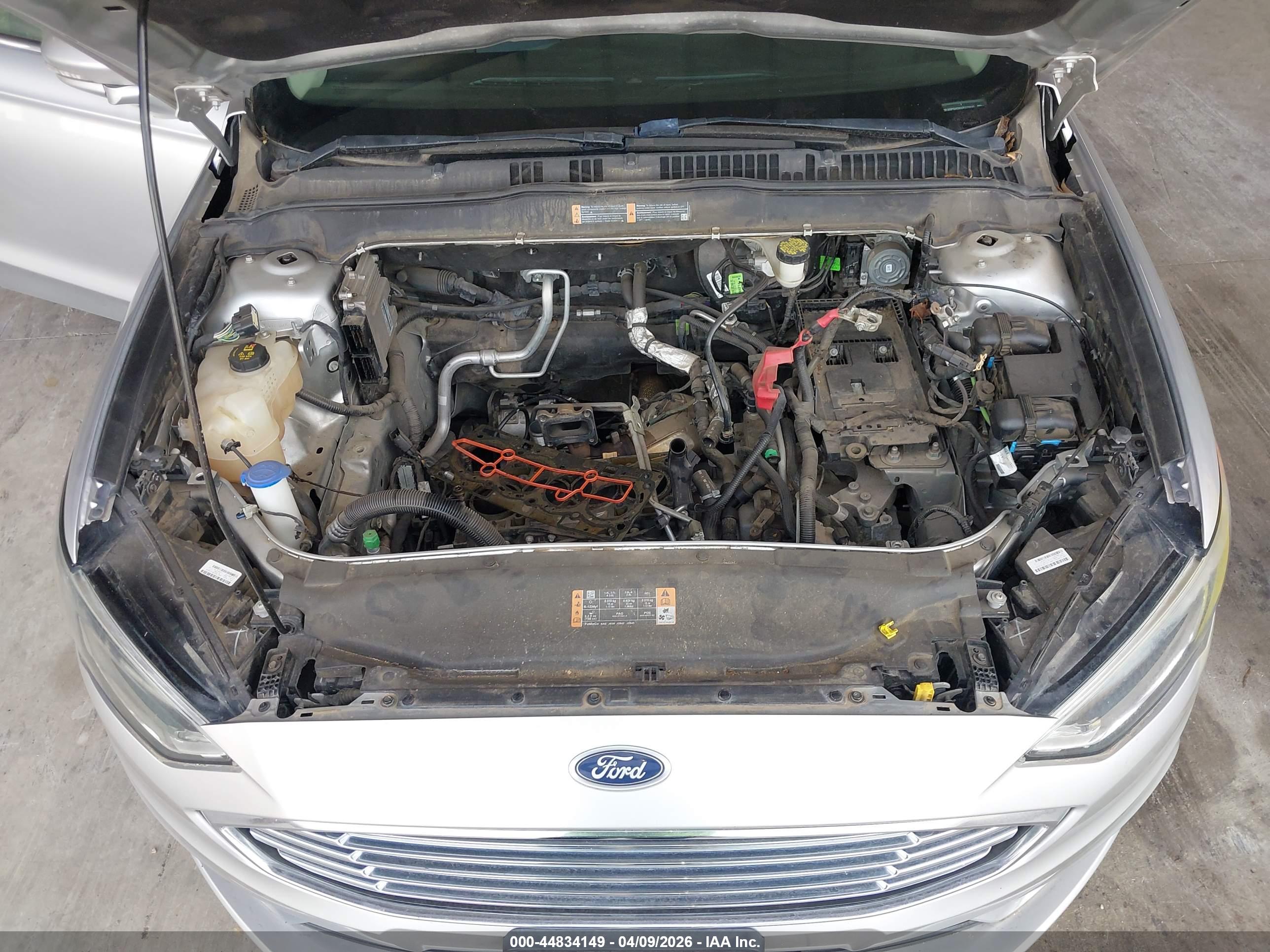 FORD FUSION image 10