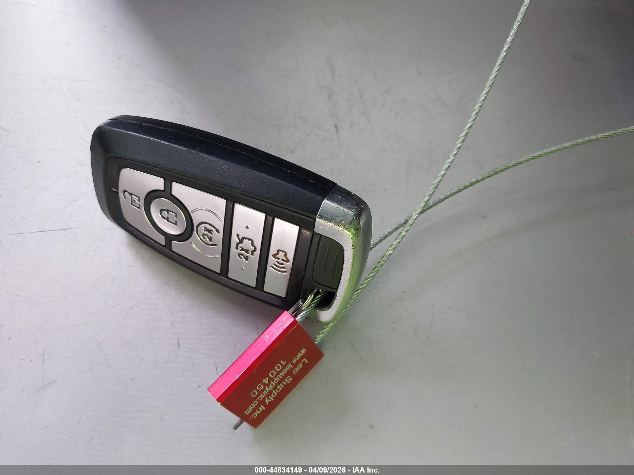 FORD FUSION image 11