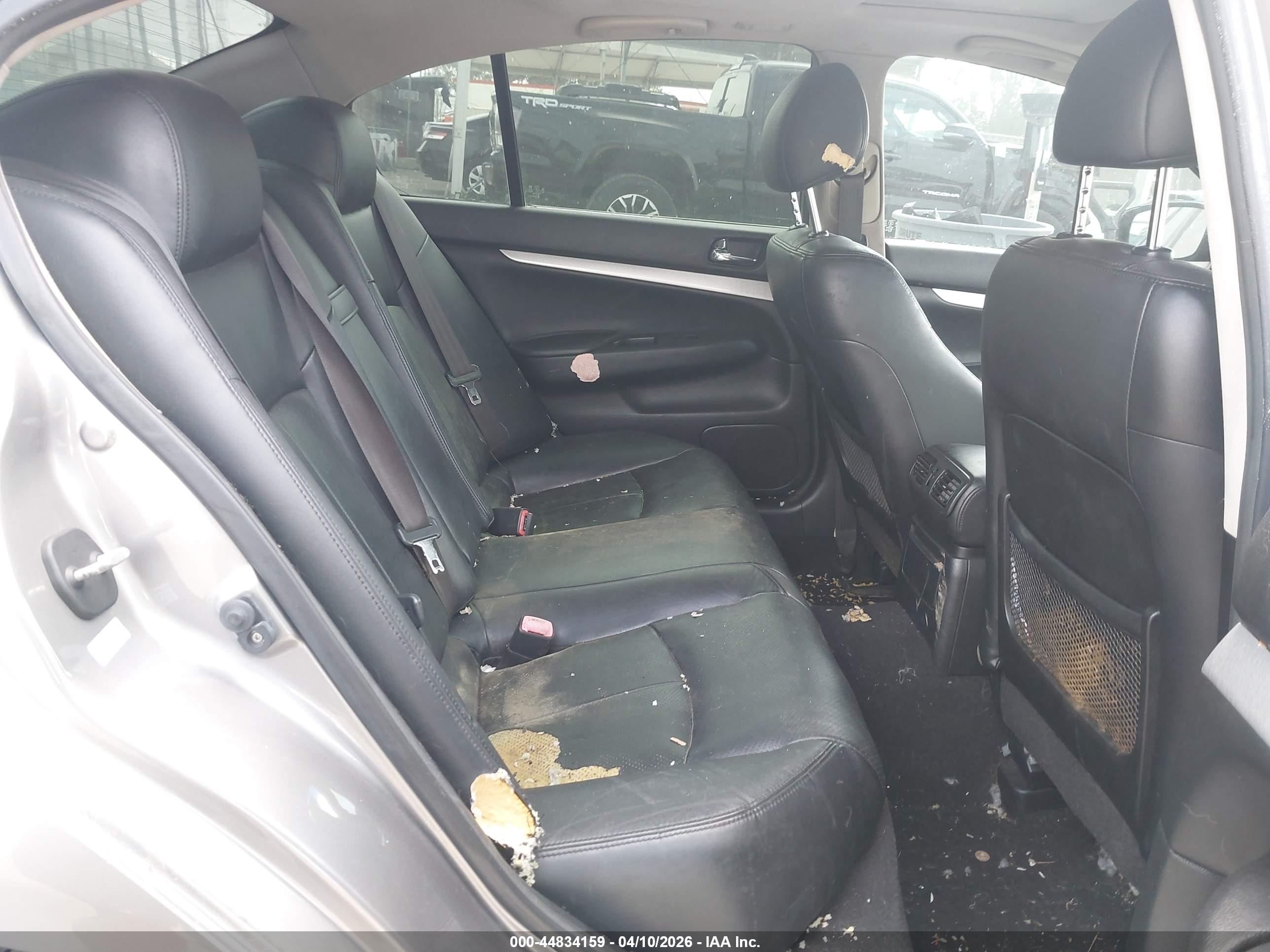INFINITI G37 image 8
